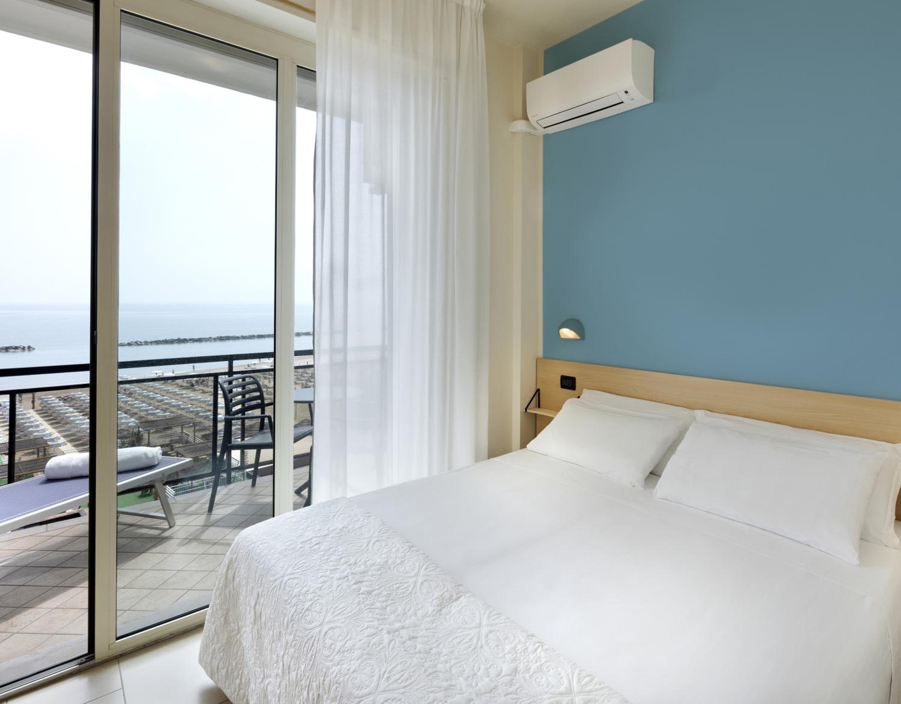 Classic Double Room with Sea View photo 1