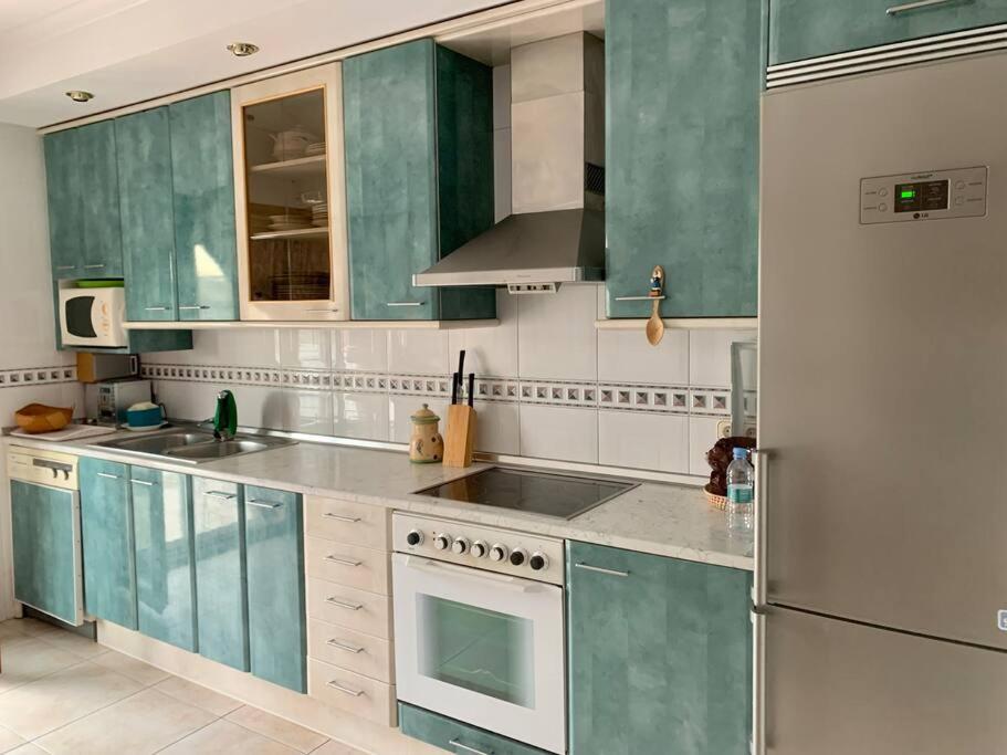 Three-Bedroom House photo 2