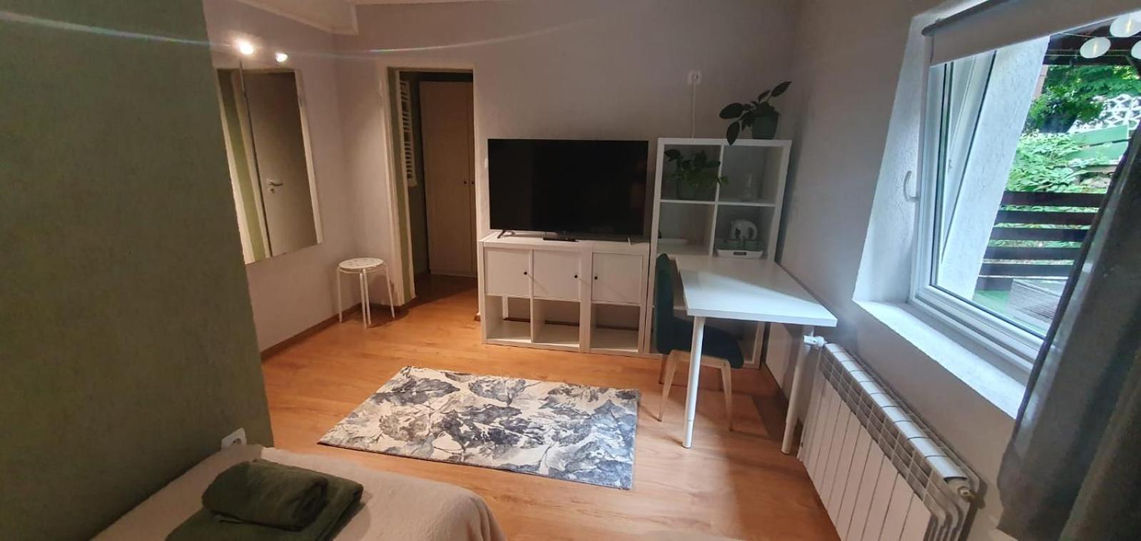 Economy Twin Room - Photo 1