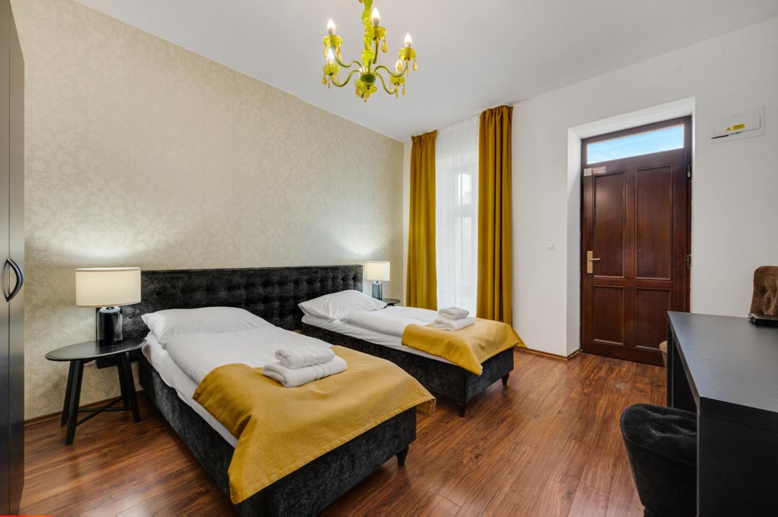 Standard Double or Twin Room - Photo 7