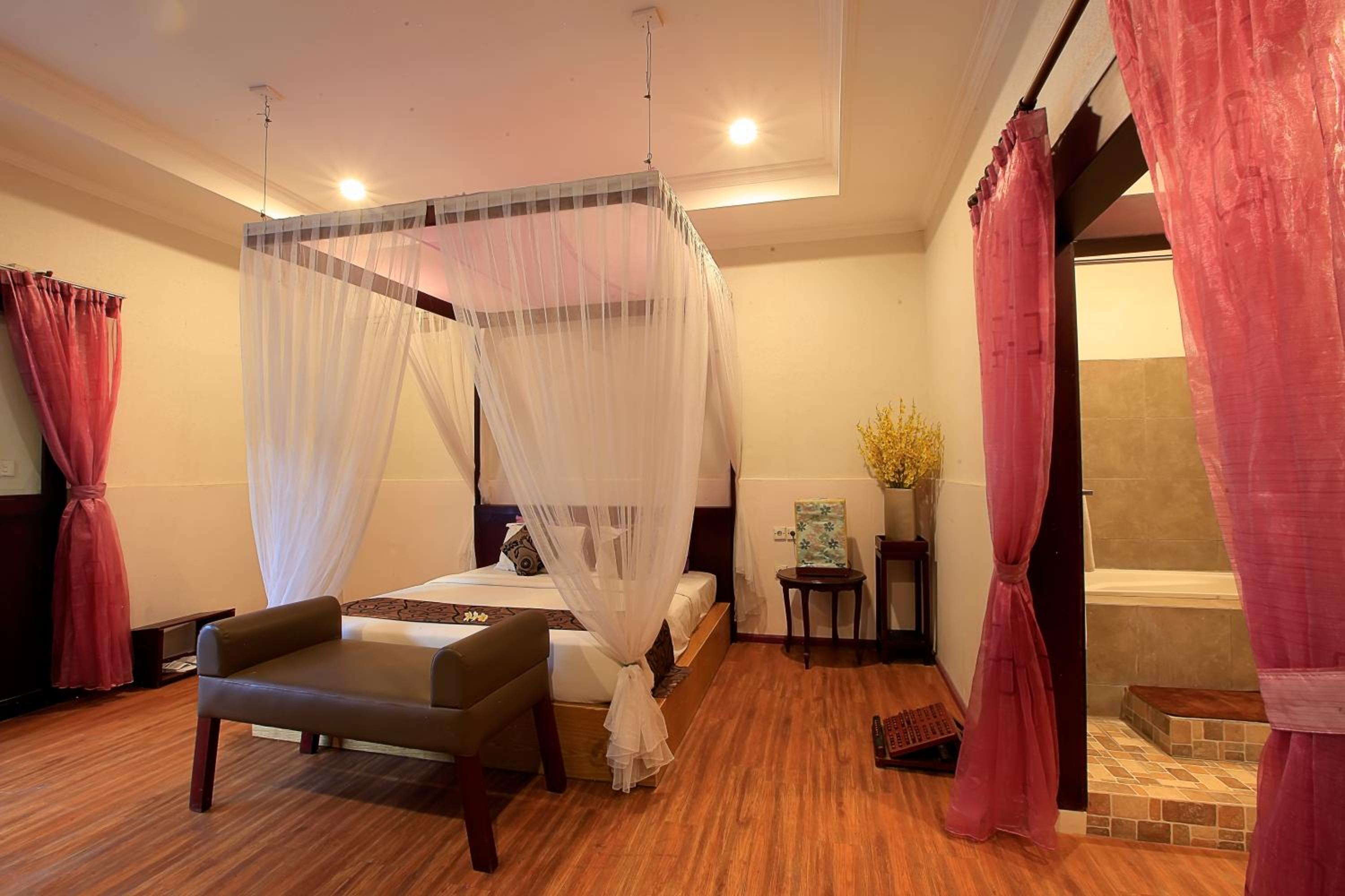 One-Bedroom Villa with Private Pool with Free Benefit - Photo 2
