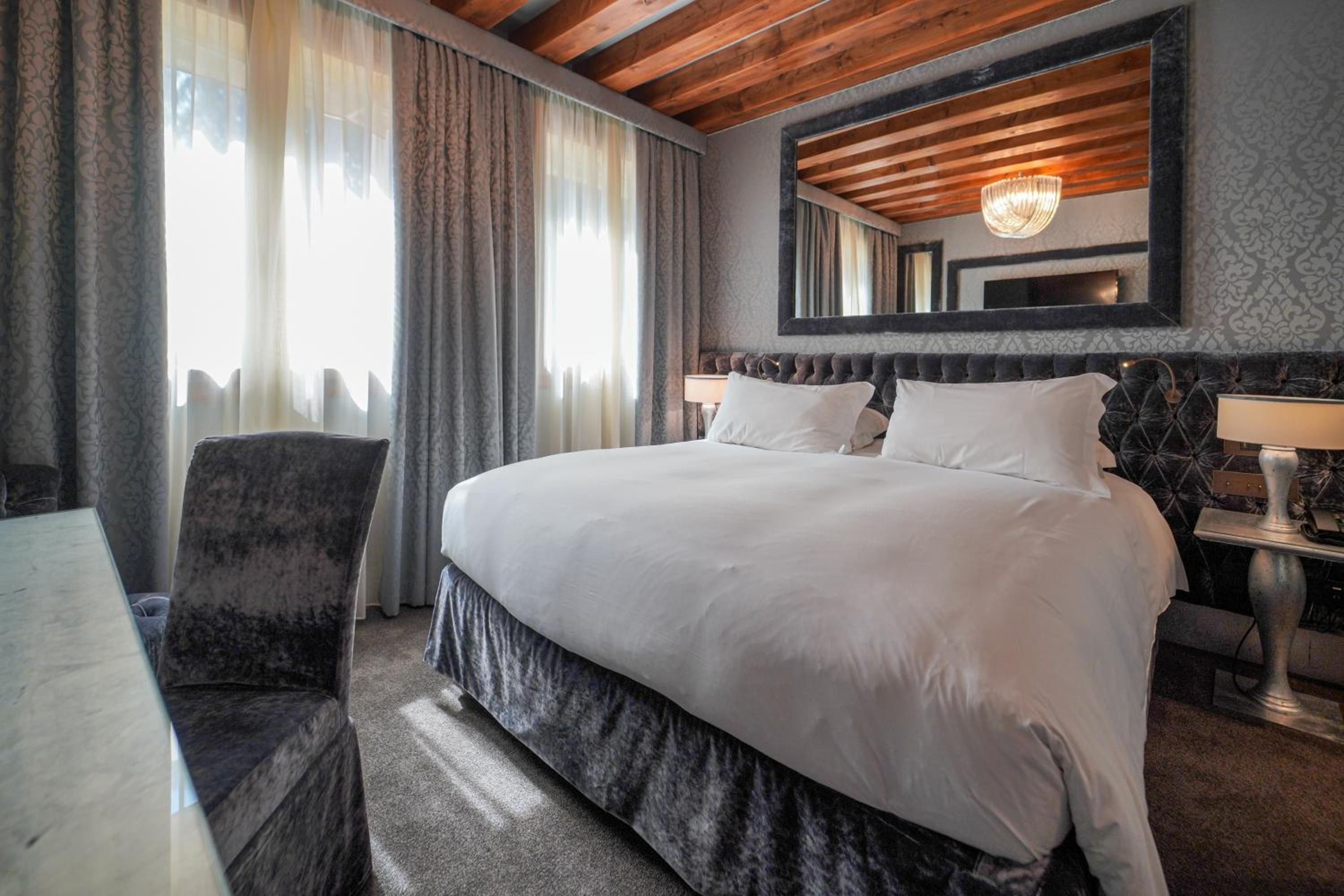 Superior Double or Twin Room with Garden or City View