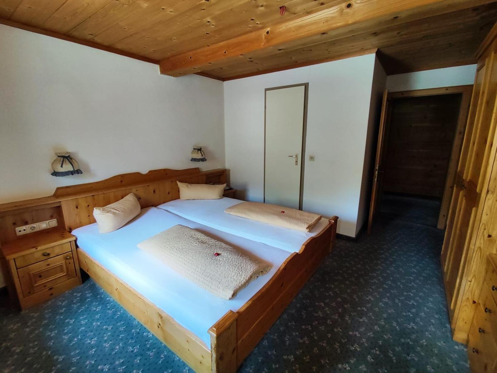 Double Room - Photo 4