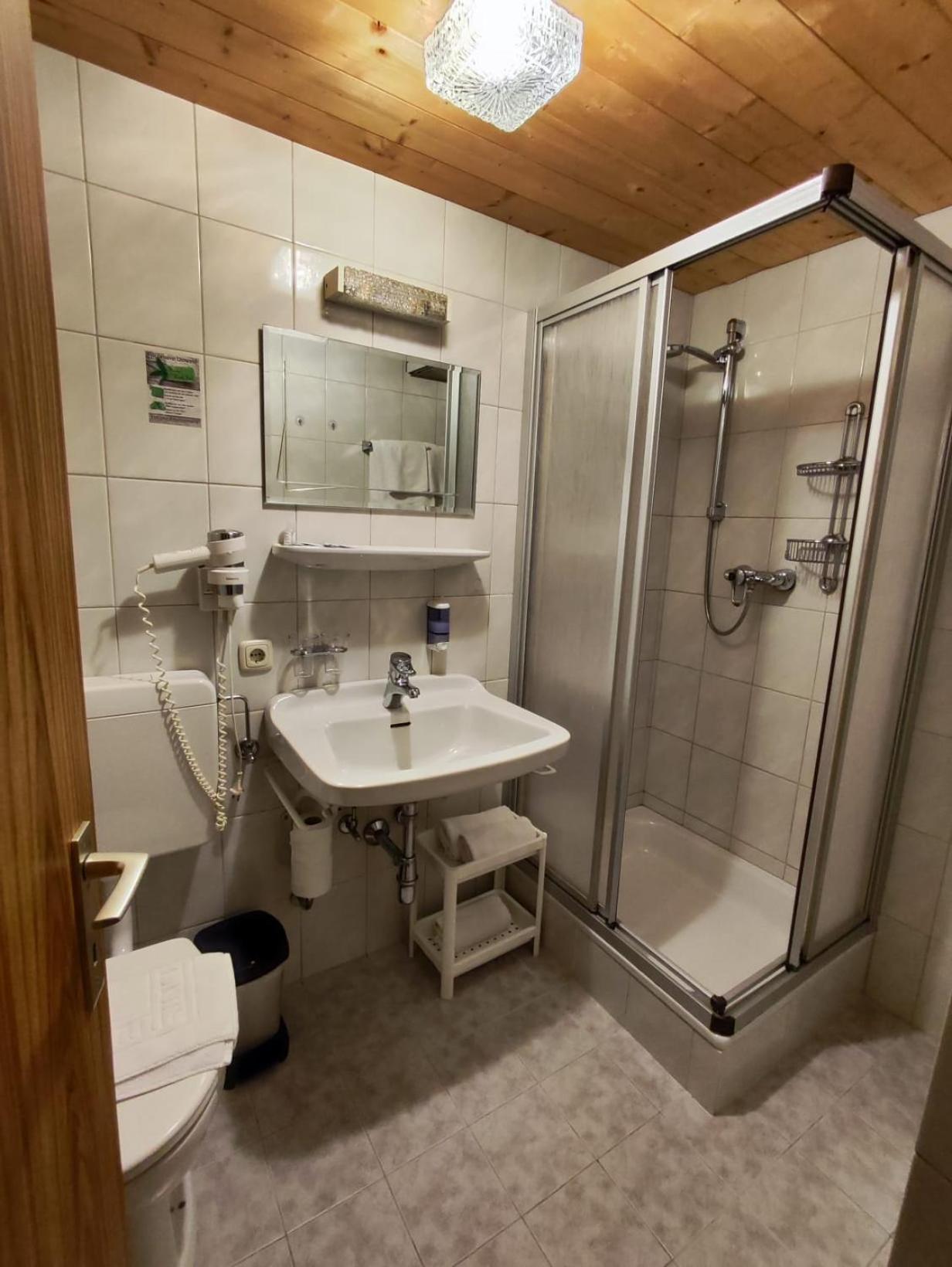 Double Room - Photo 6