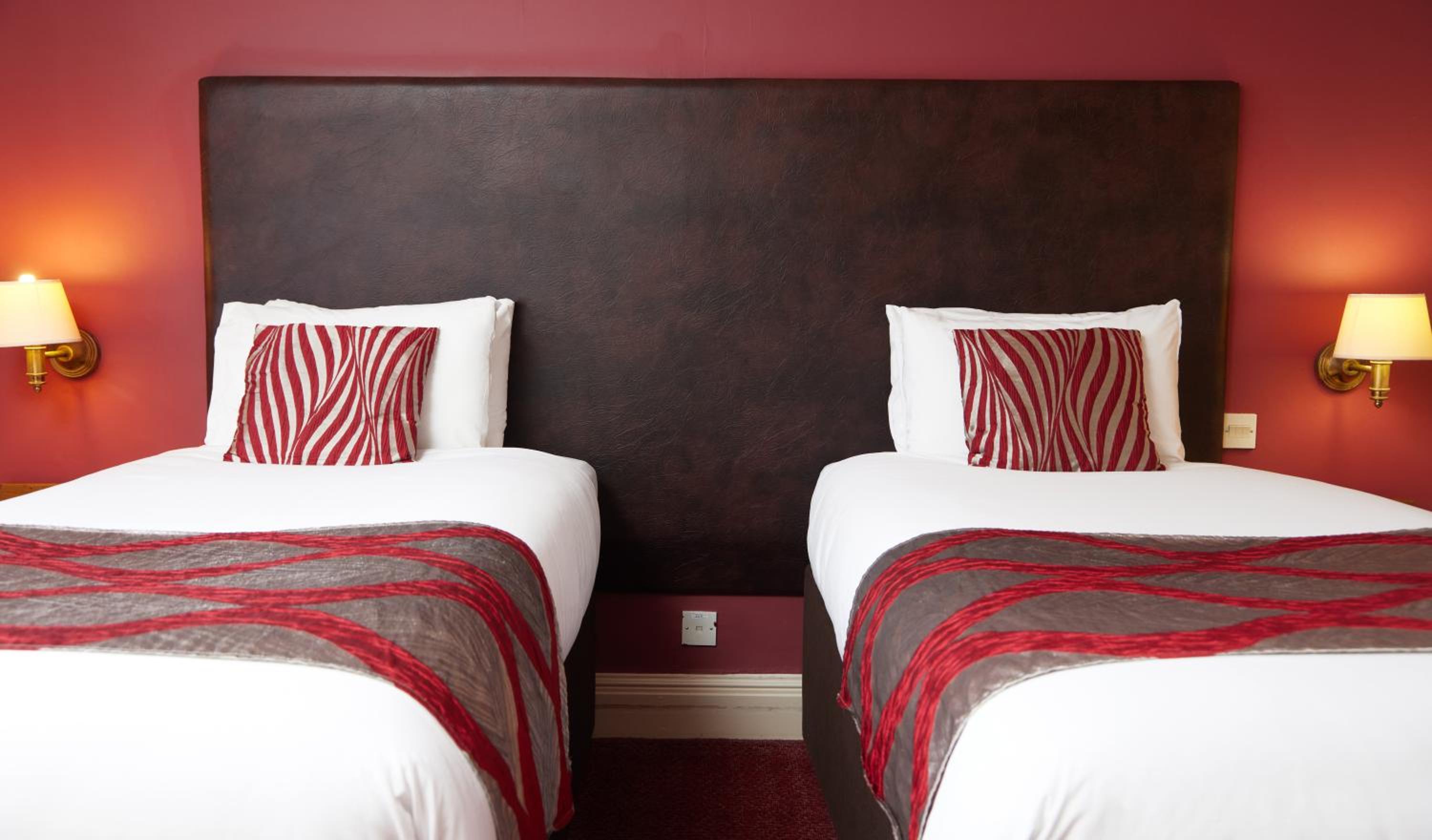 Twin Room - Photo 4