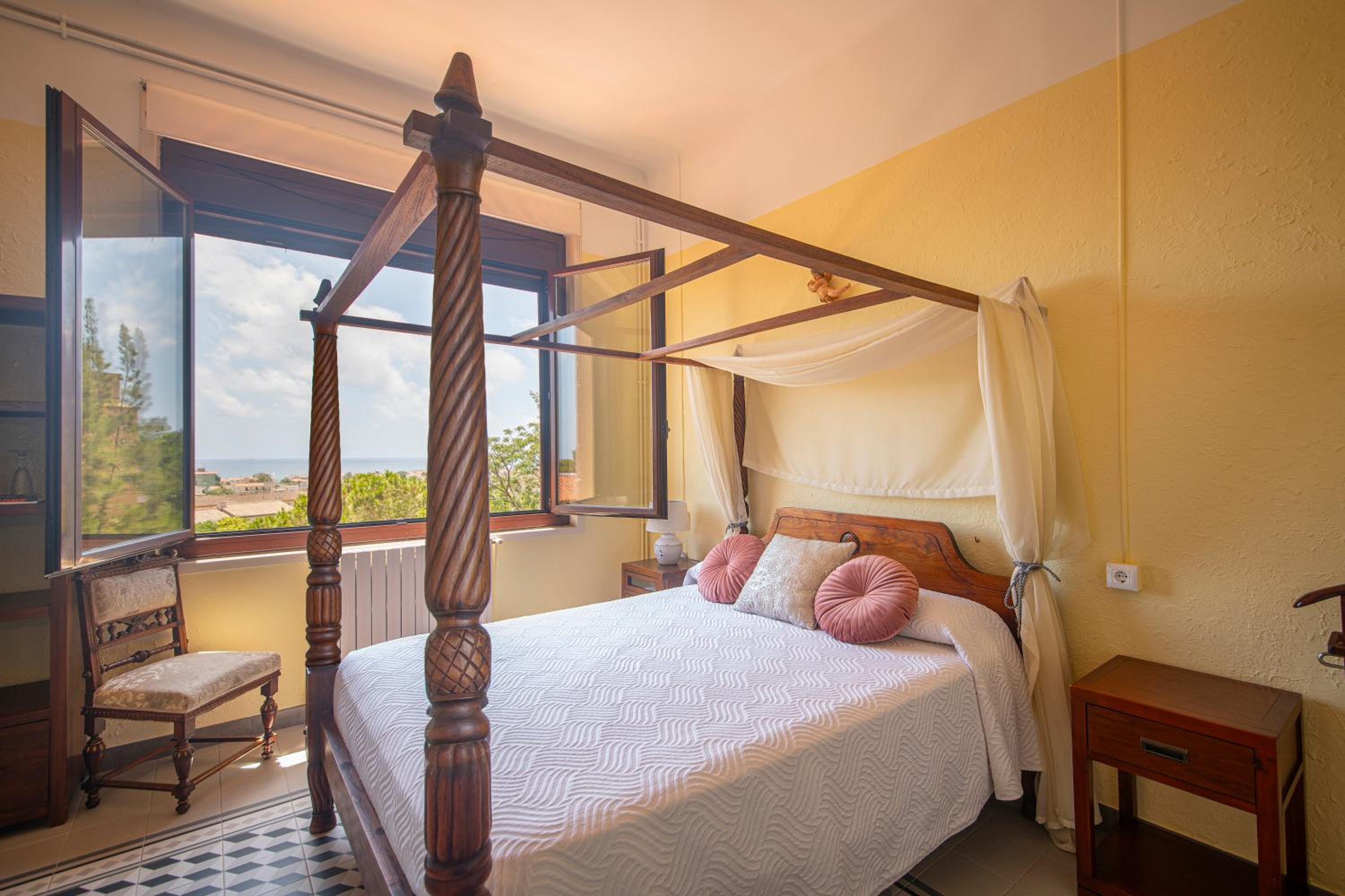Double Room with Sea View - Photo 1