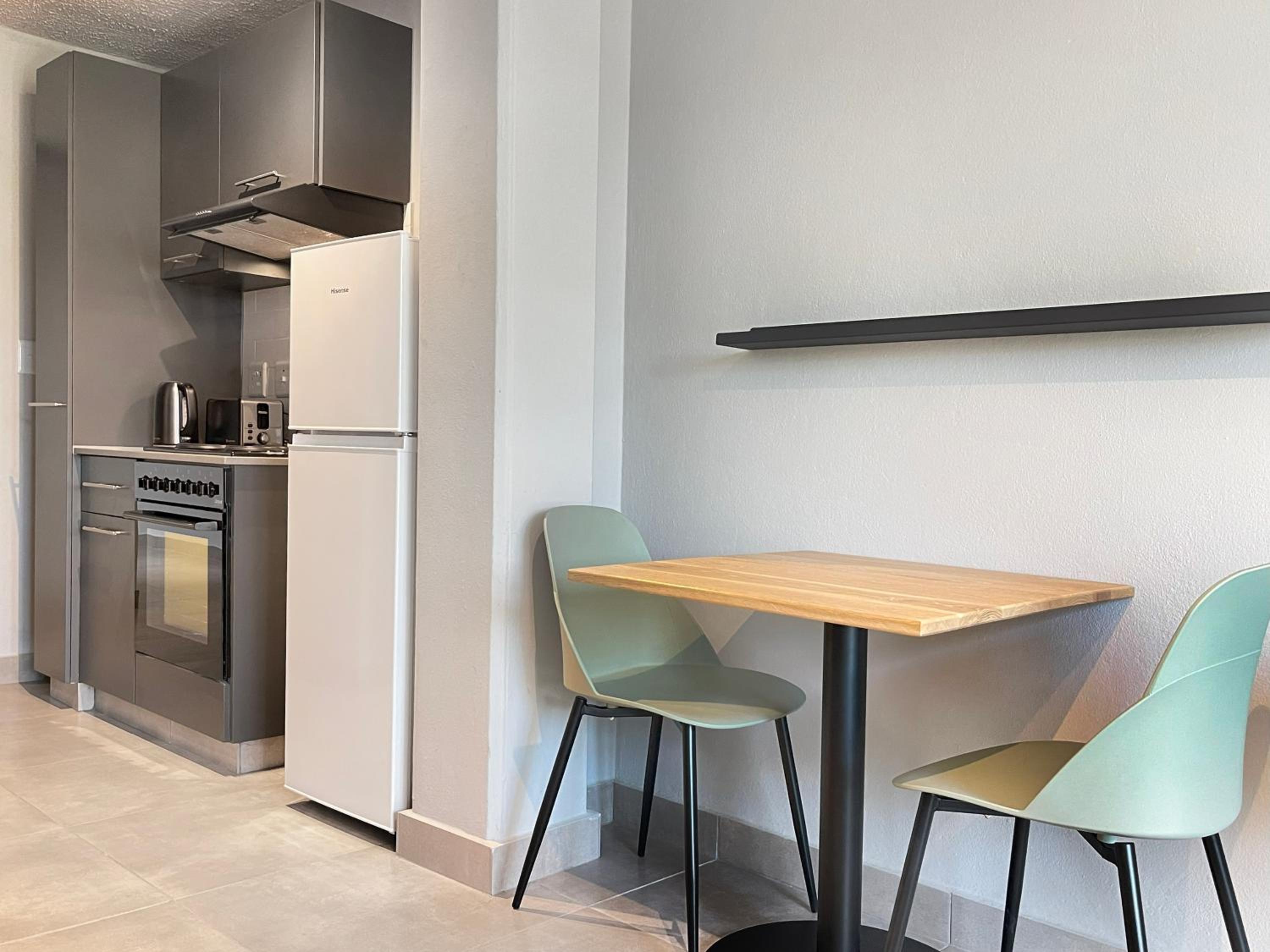 One-Bedroom Apartment - Photo 5