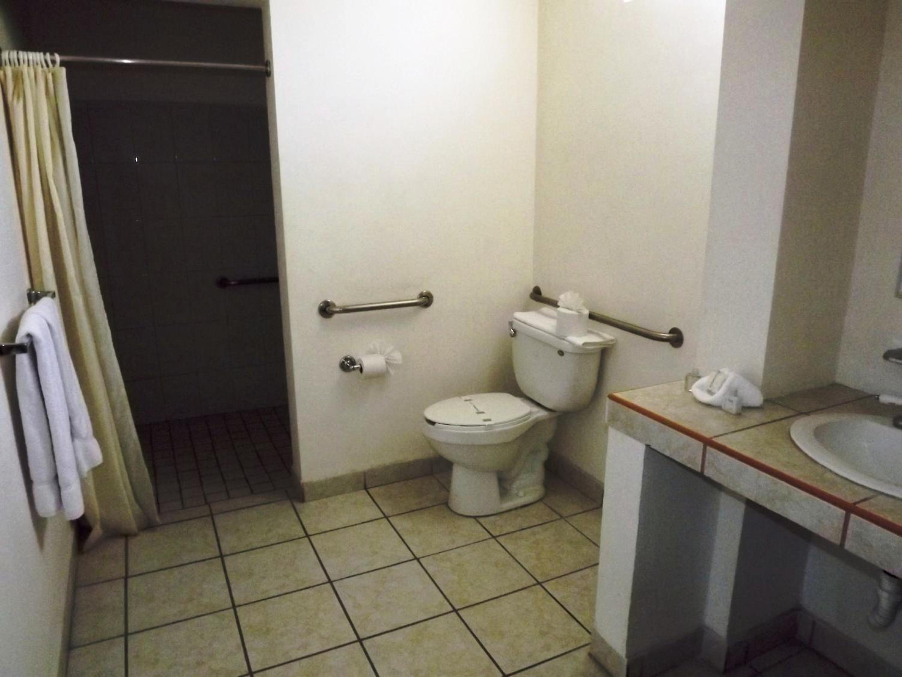 Queen Room - Photo 3