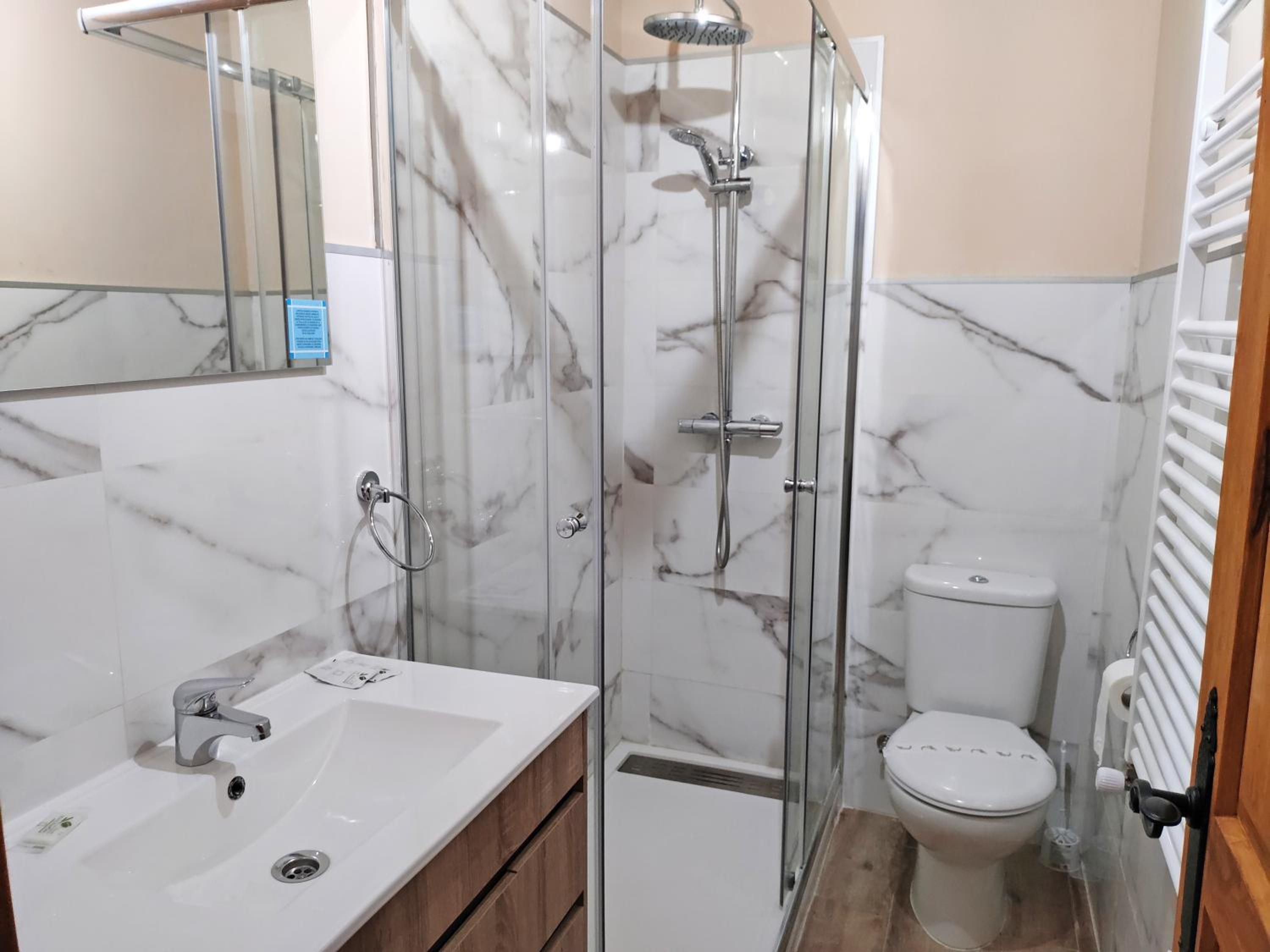 Double or Twin Room photo 3