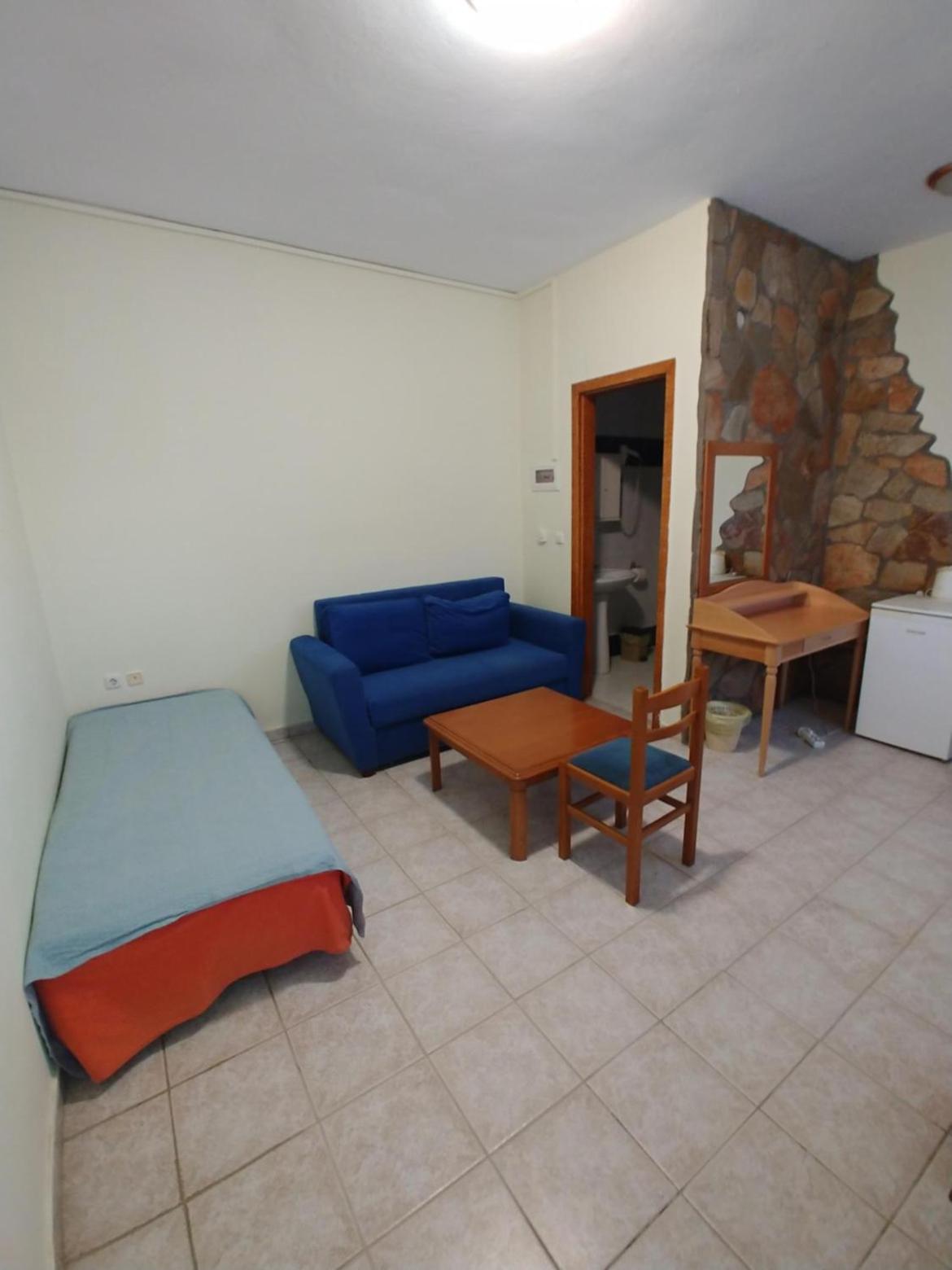 Standard Family Room photo 2