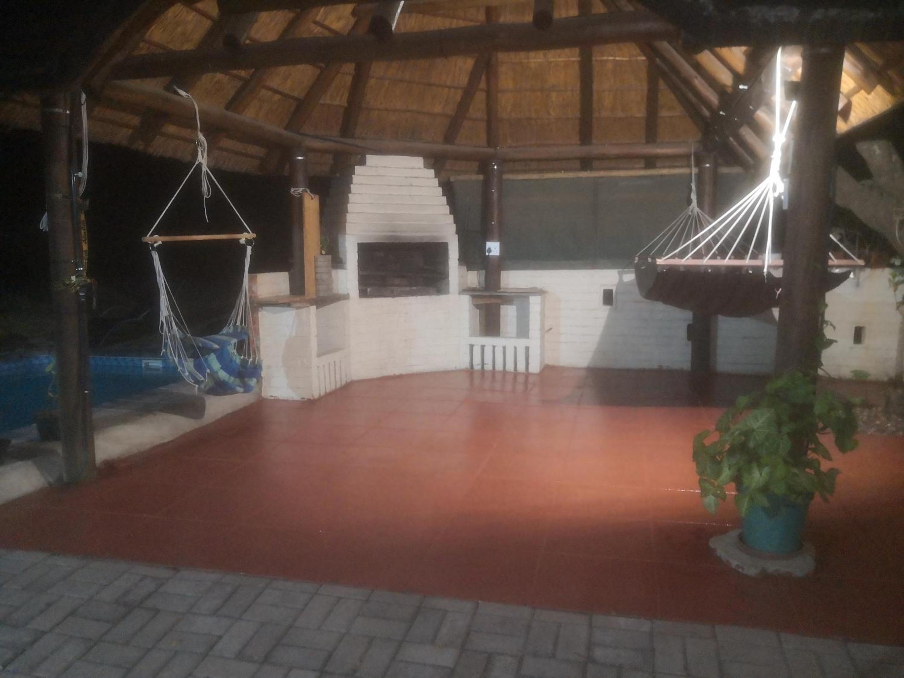 Three-Bedroom House - Photo 6