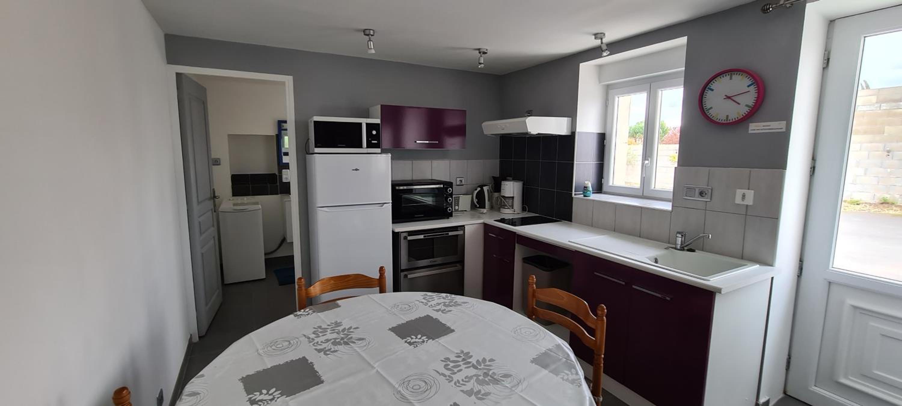 One-Bedroom House - Photo 8