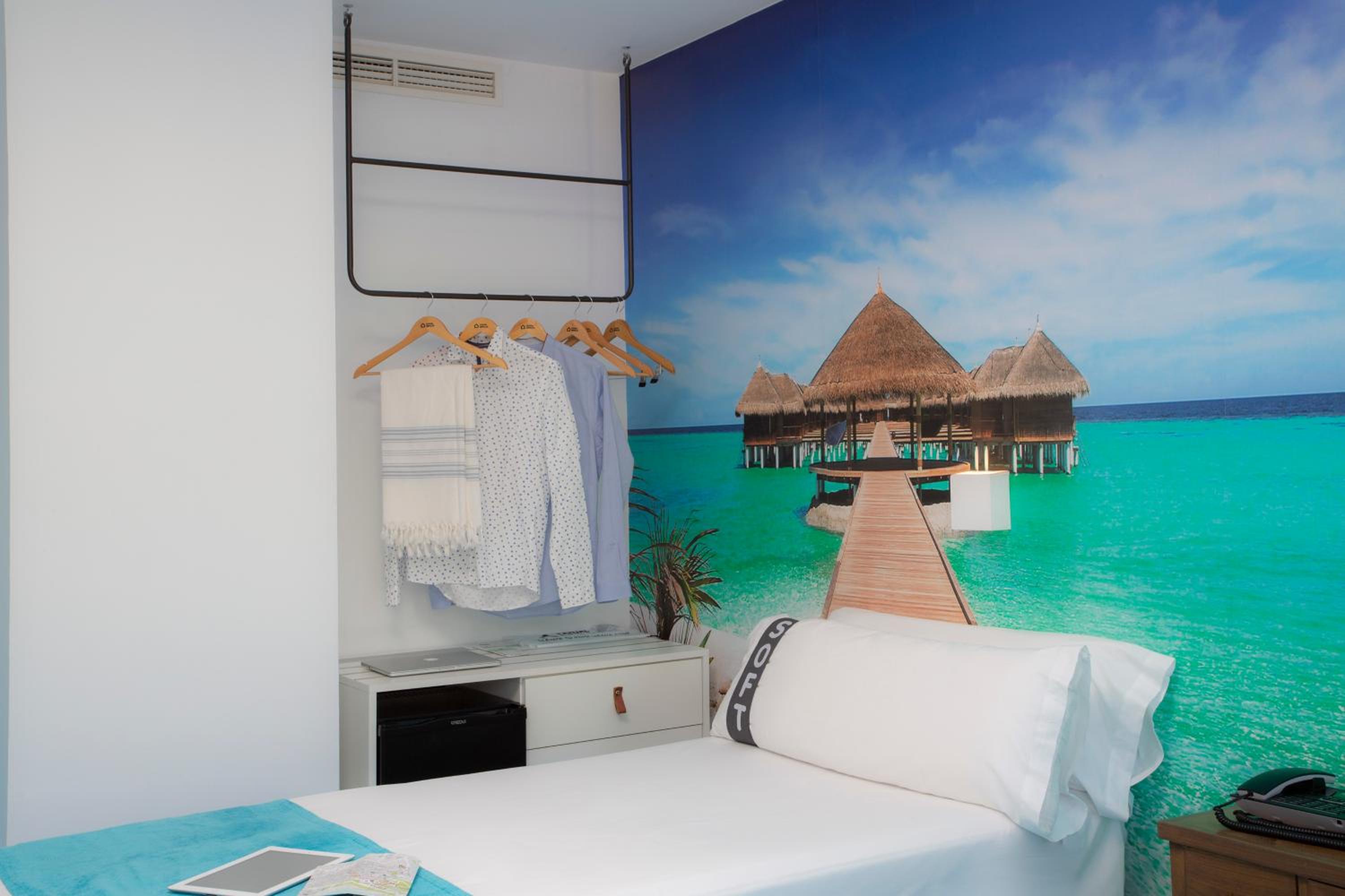 Twin Room - Photo 1