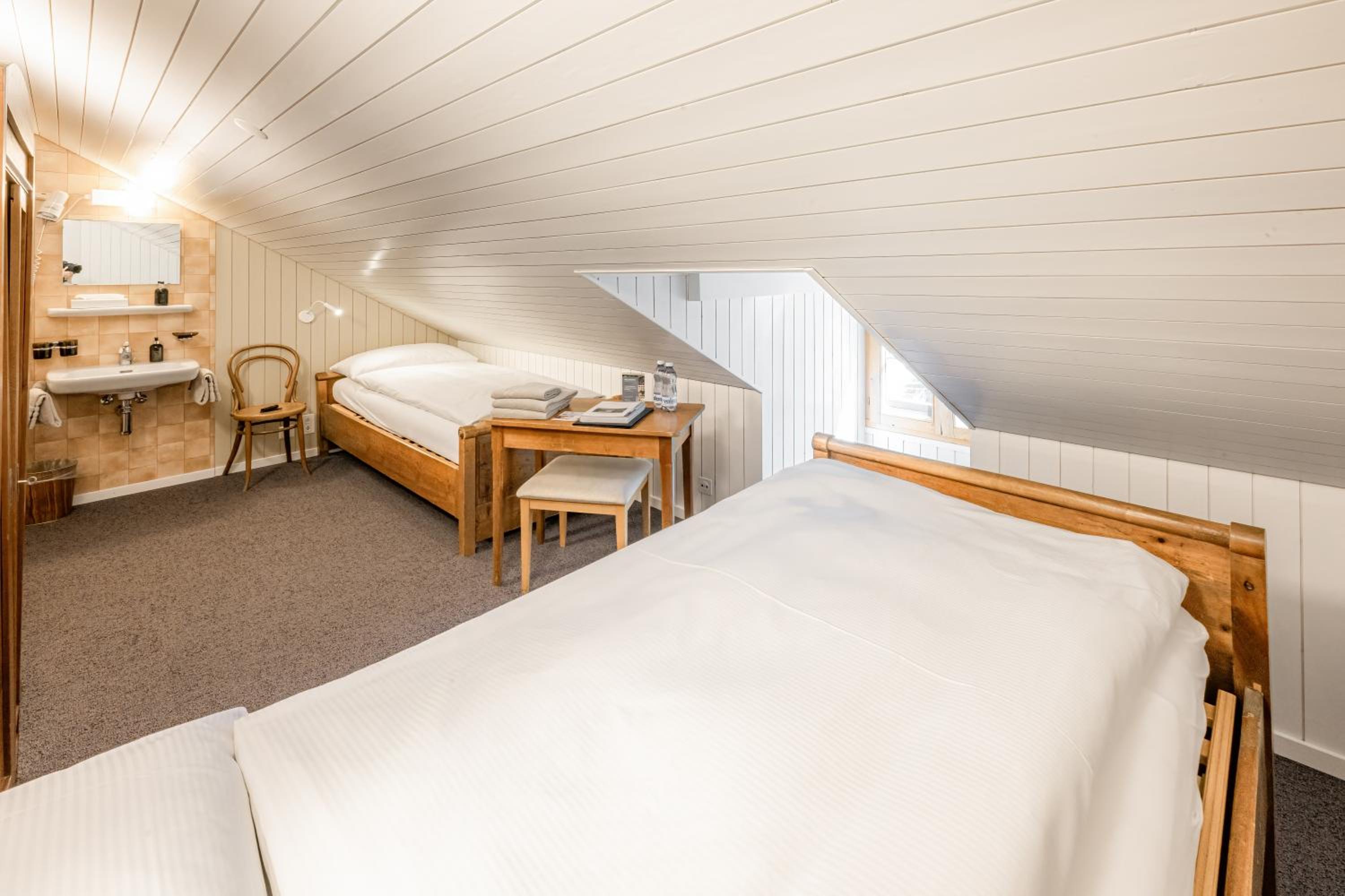 Double Room With Shared Bathroom photo 3