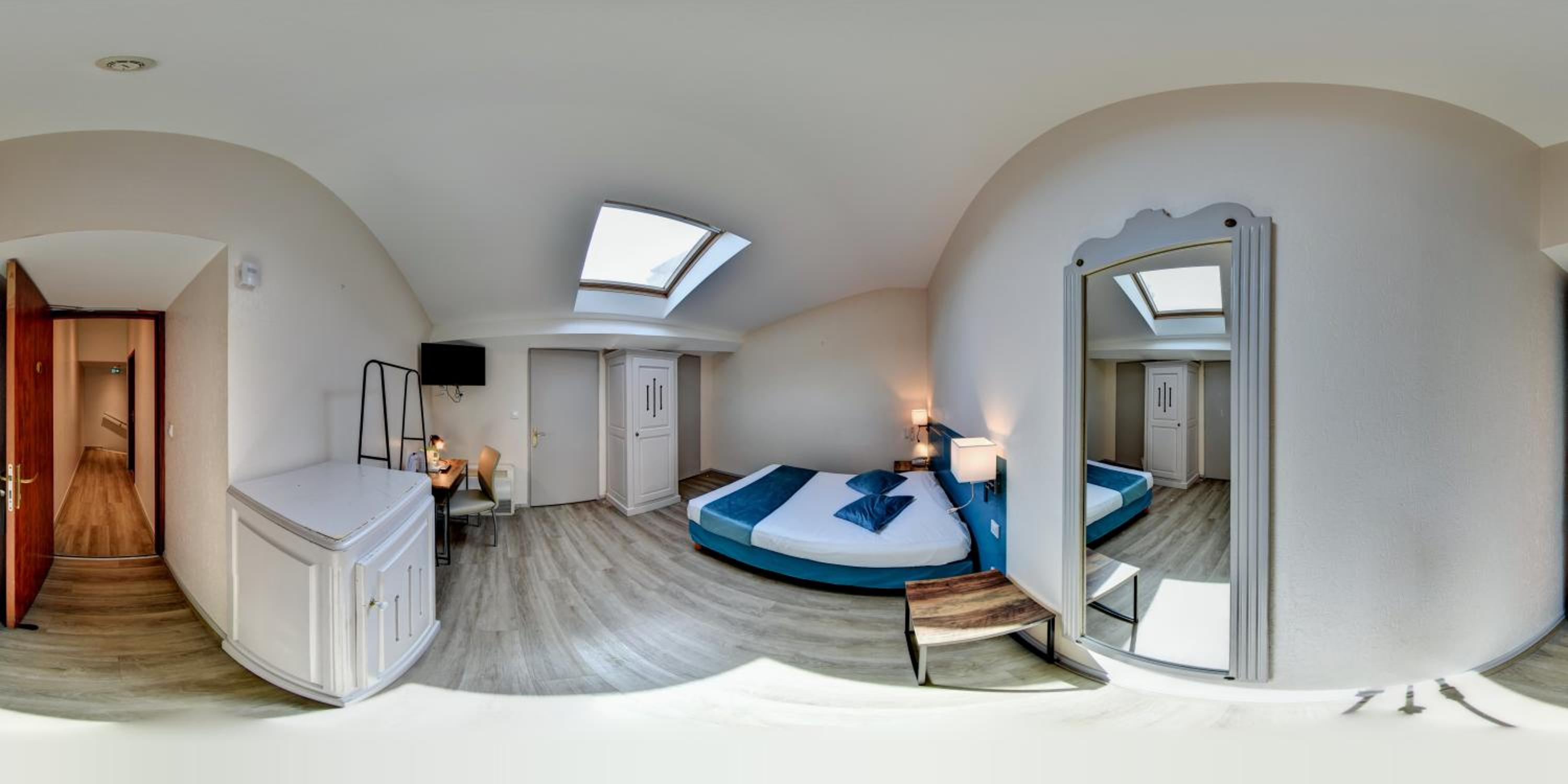 Prestige Double or Twin Room - Photo 8