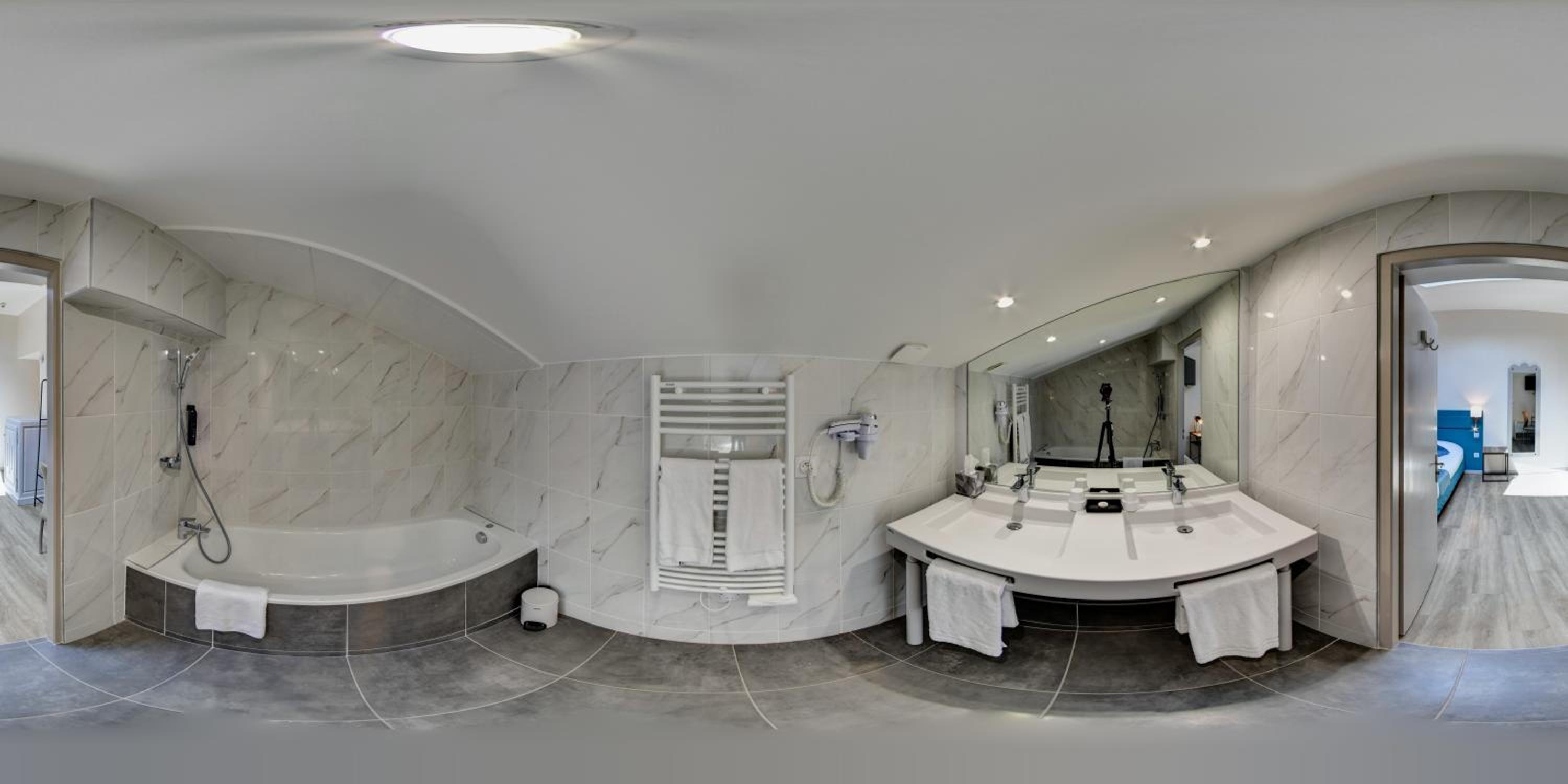 Prestige Double or Twin Room - Photo 6