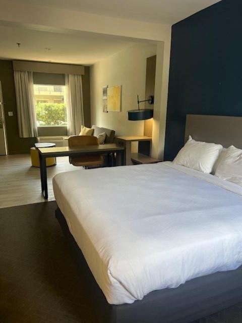 One Room Suite with Two Queen Beds and Sofa bed - Non Smoking photo 3