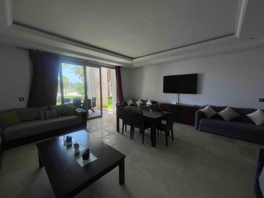 Three-Bedroom Apartment photo 1