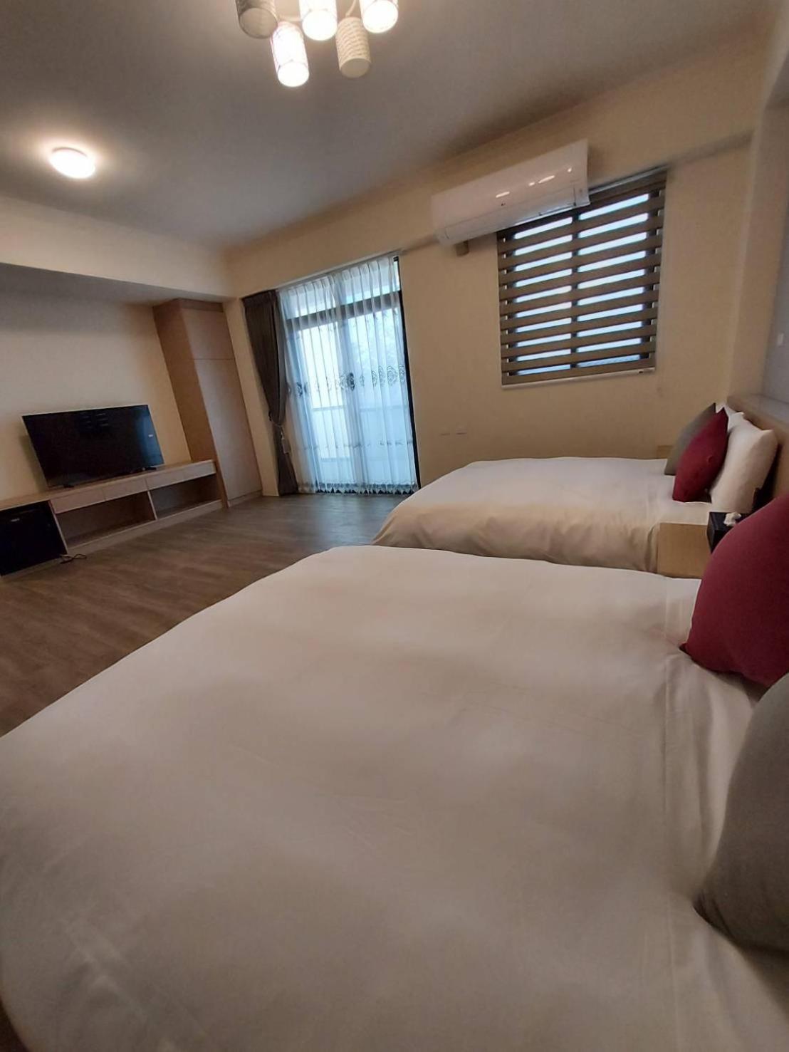 Quadruple Room with Private Bathroom photo 3