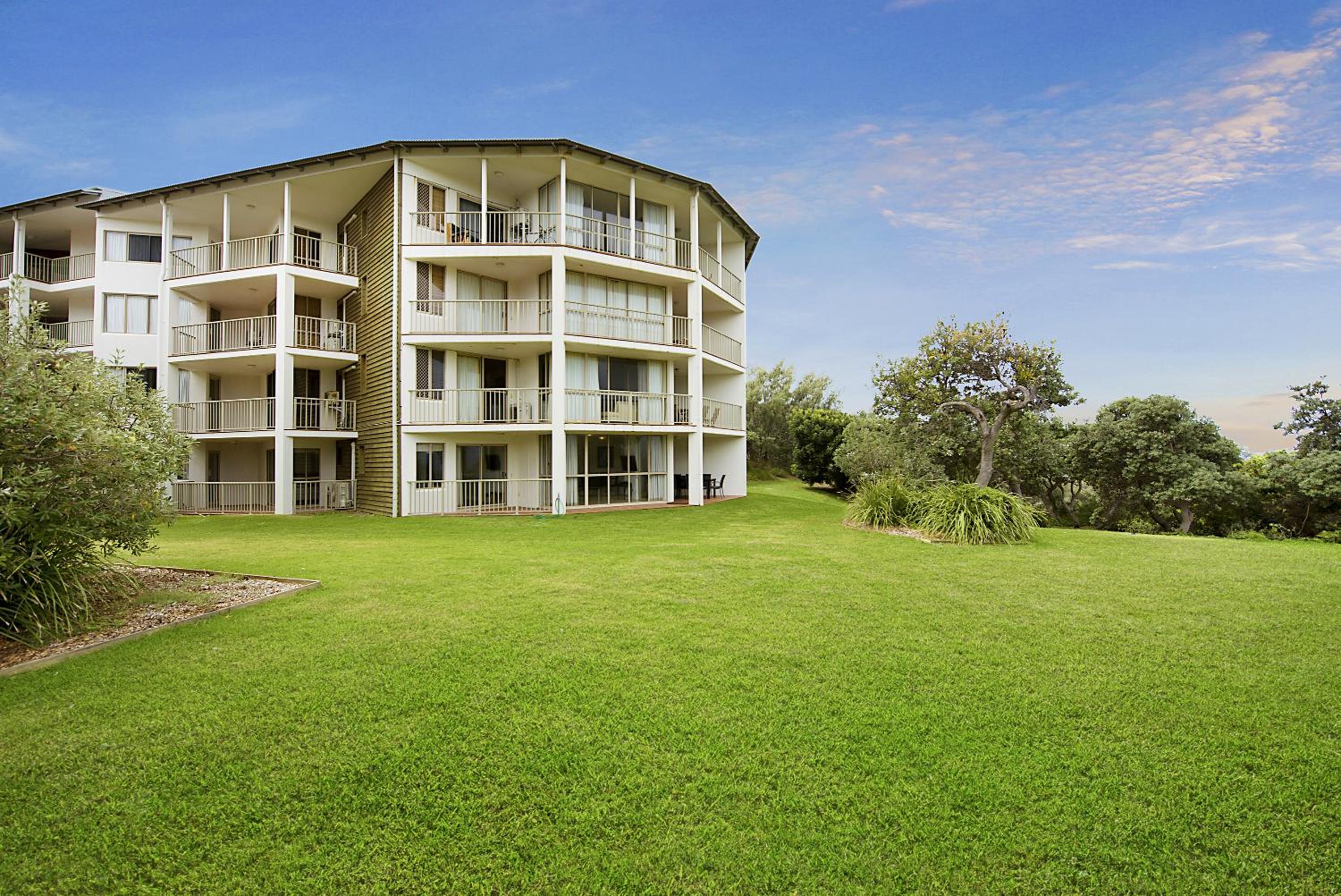 Deluxe Ground Floor Ocean View Apartment