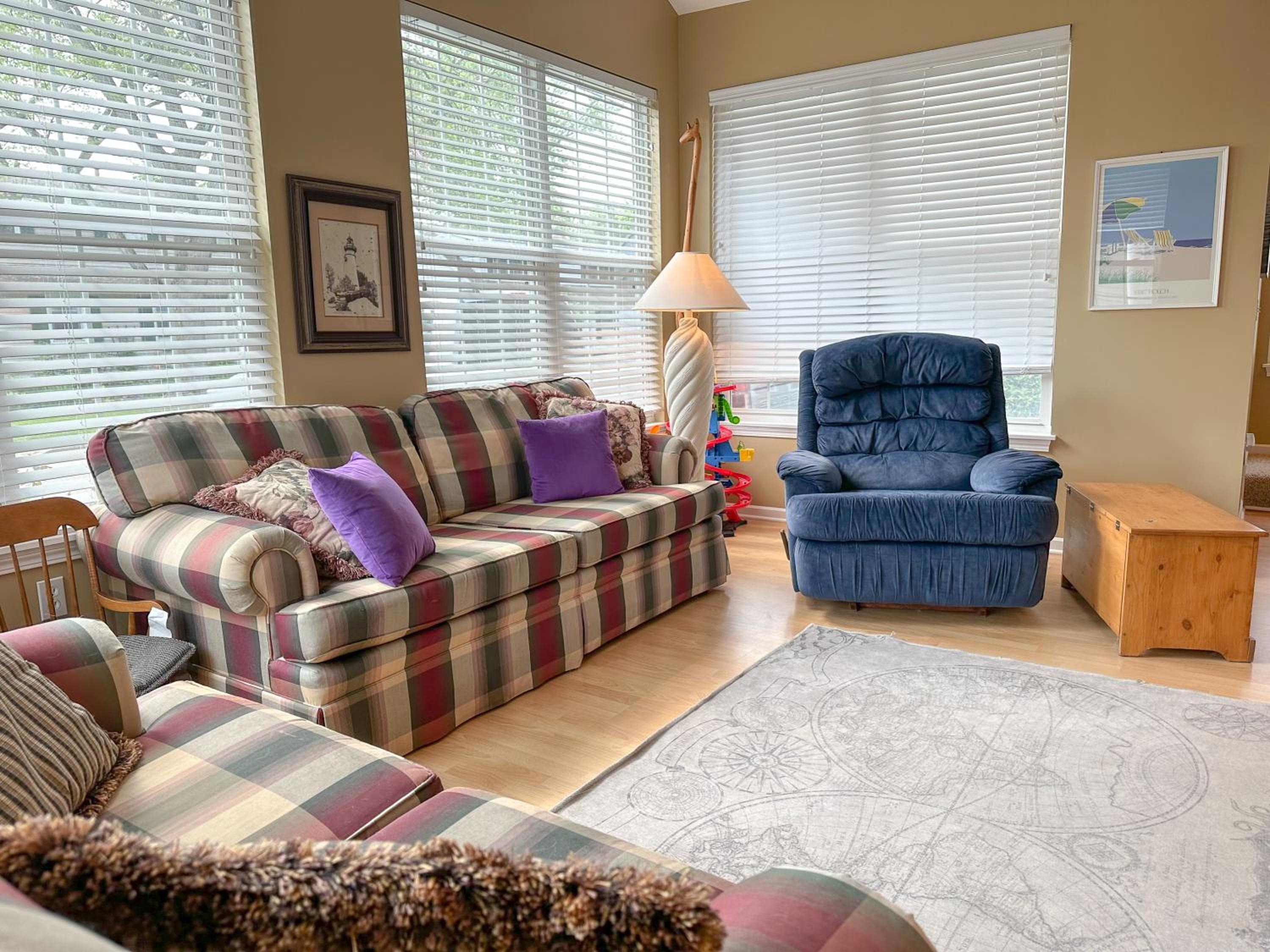 Five-Bedroom House photo 3