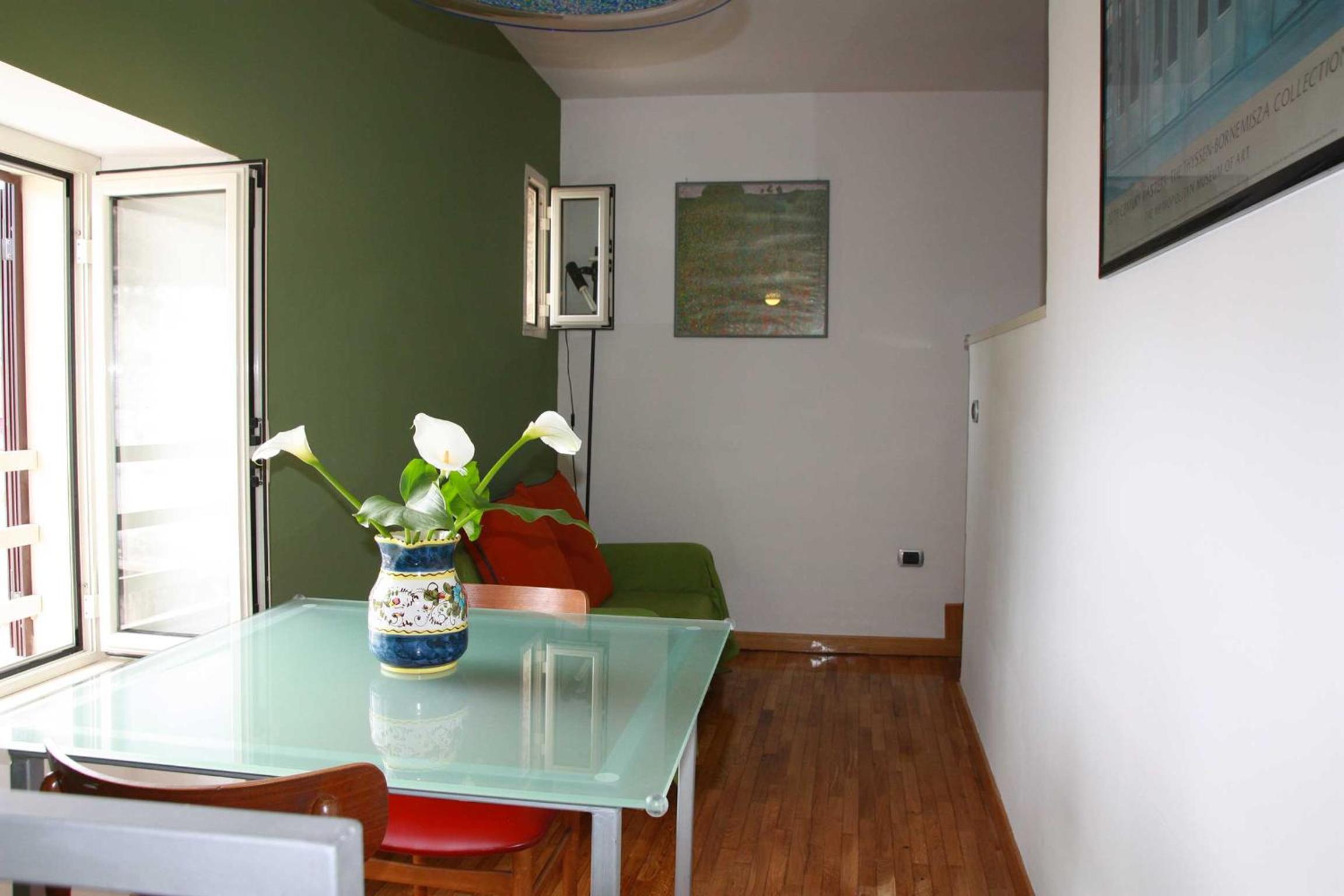 One-Bedroom Apartment