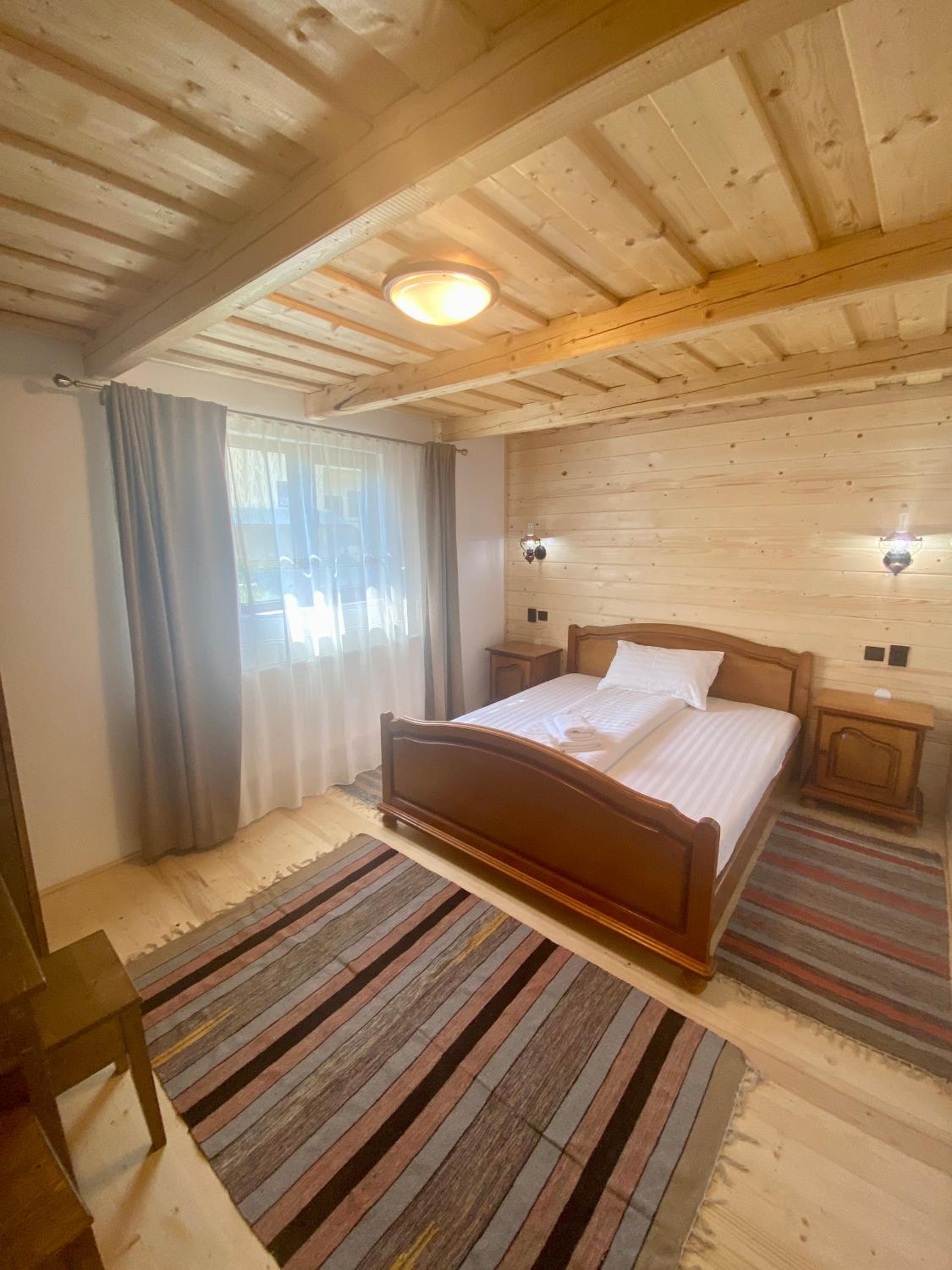 Double Room - Photo 1