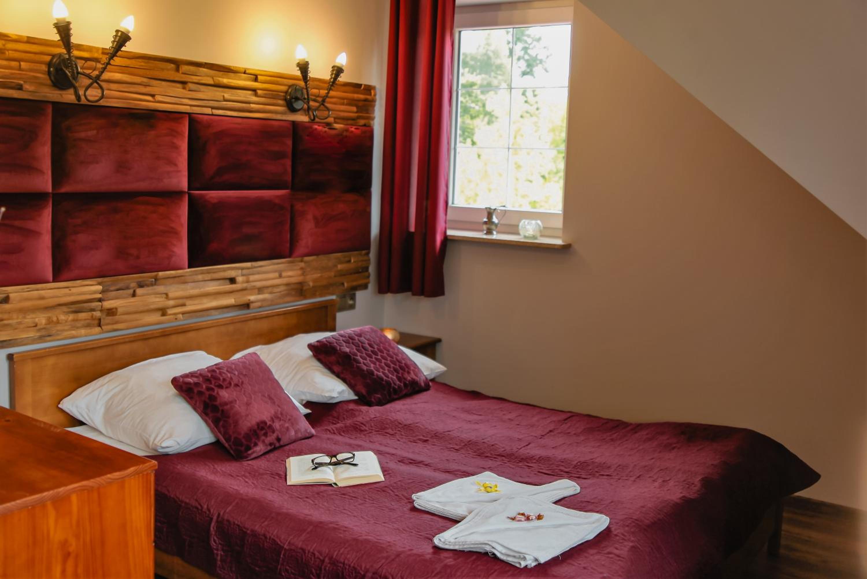 One-Bedroom Apartment - Photo 1