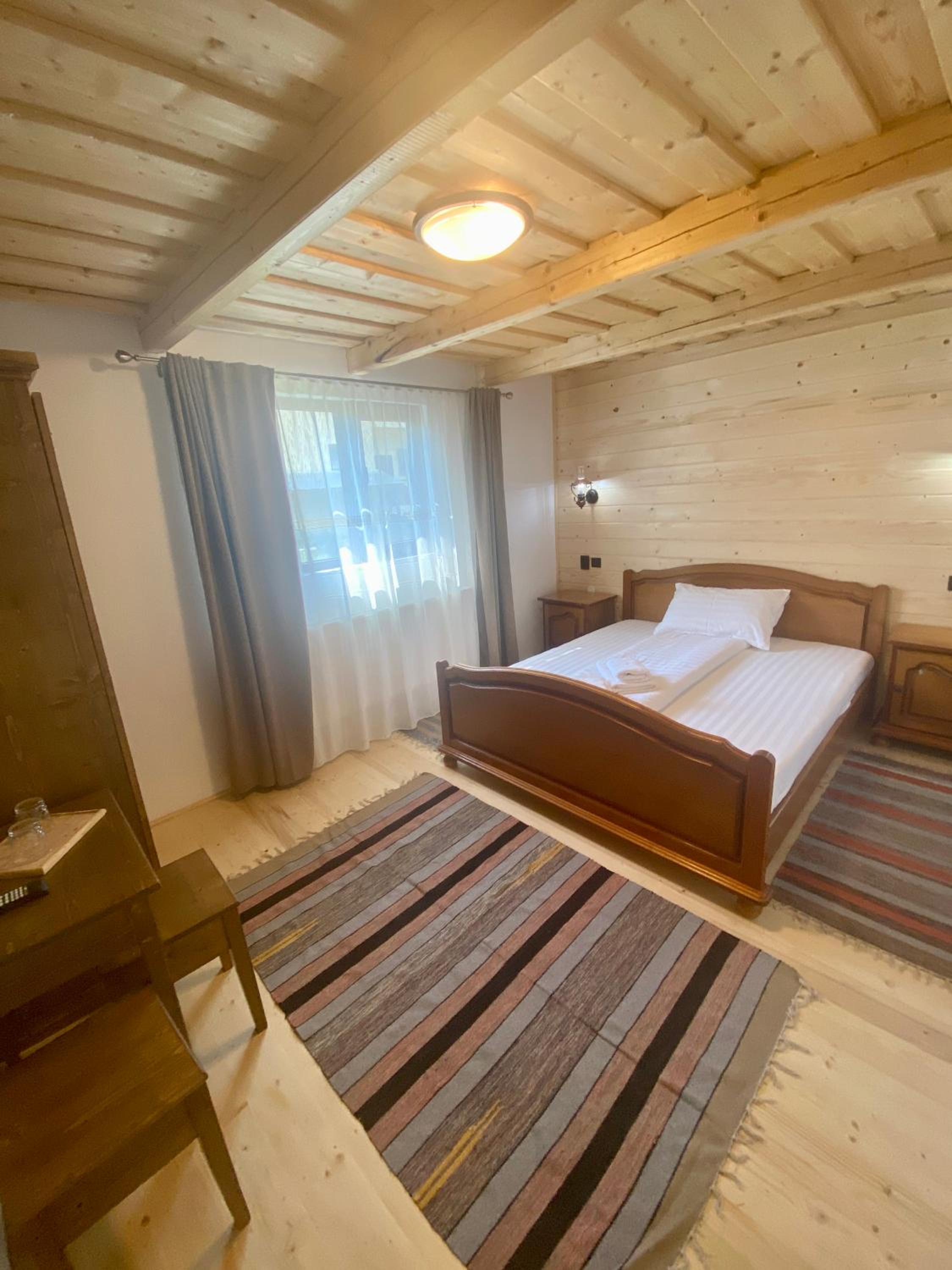 Double Room - Photo 3