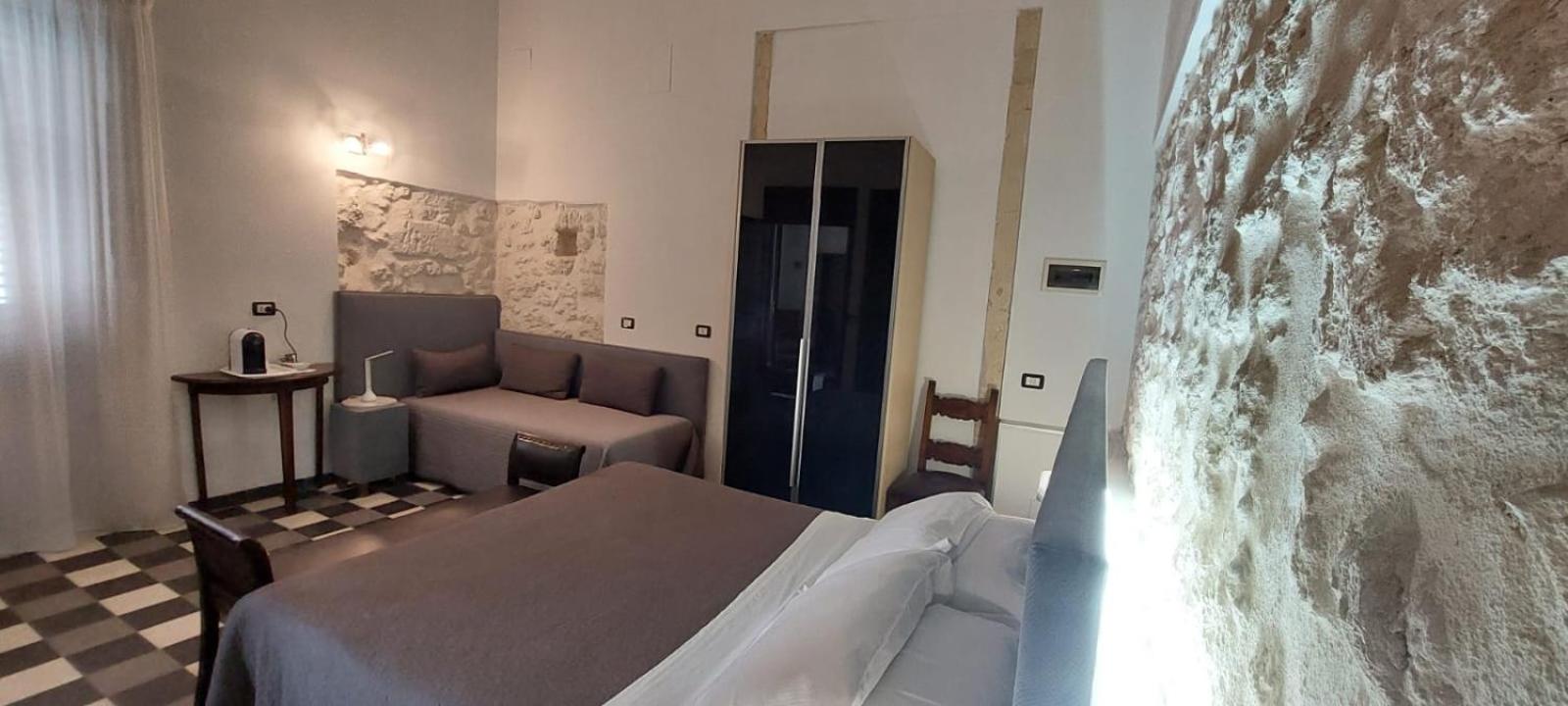 Double Room with Terrace - Photo 9