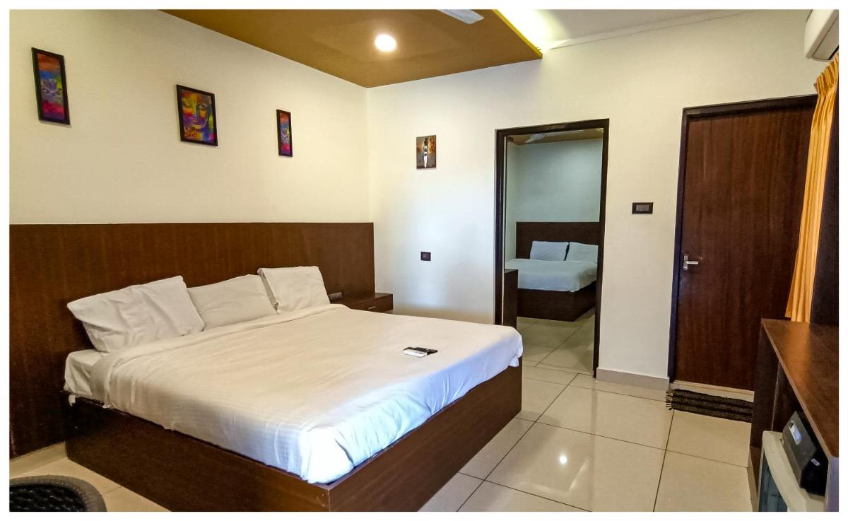 Deluxe King Room photo 3