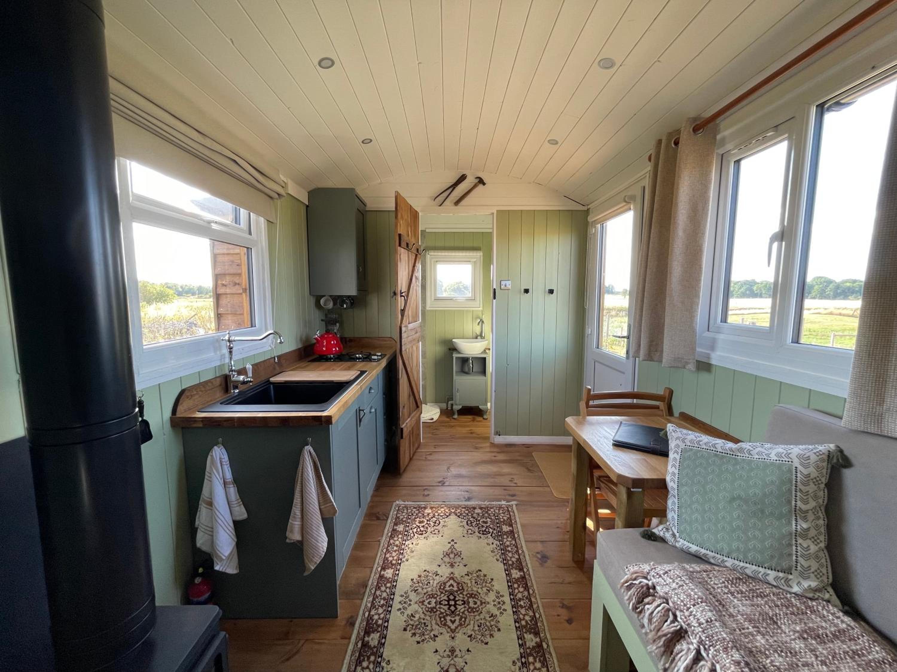 Mobile Home photo 3