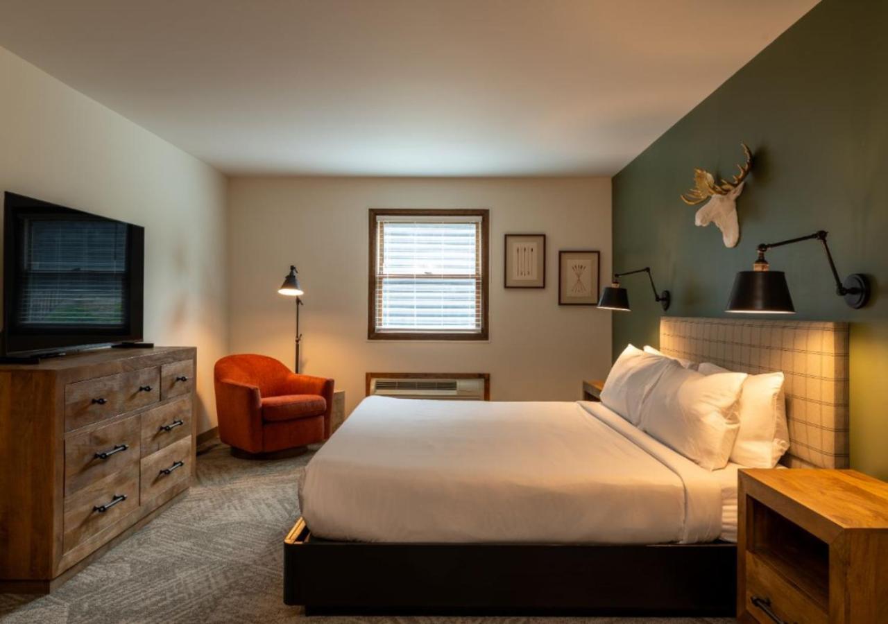 Standard King Room photo 1
