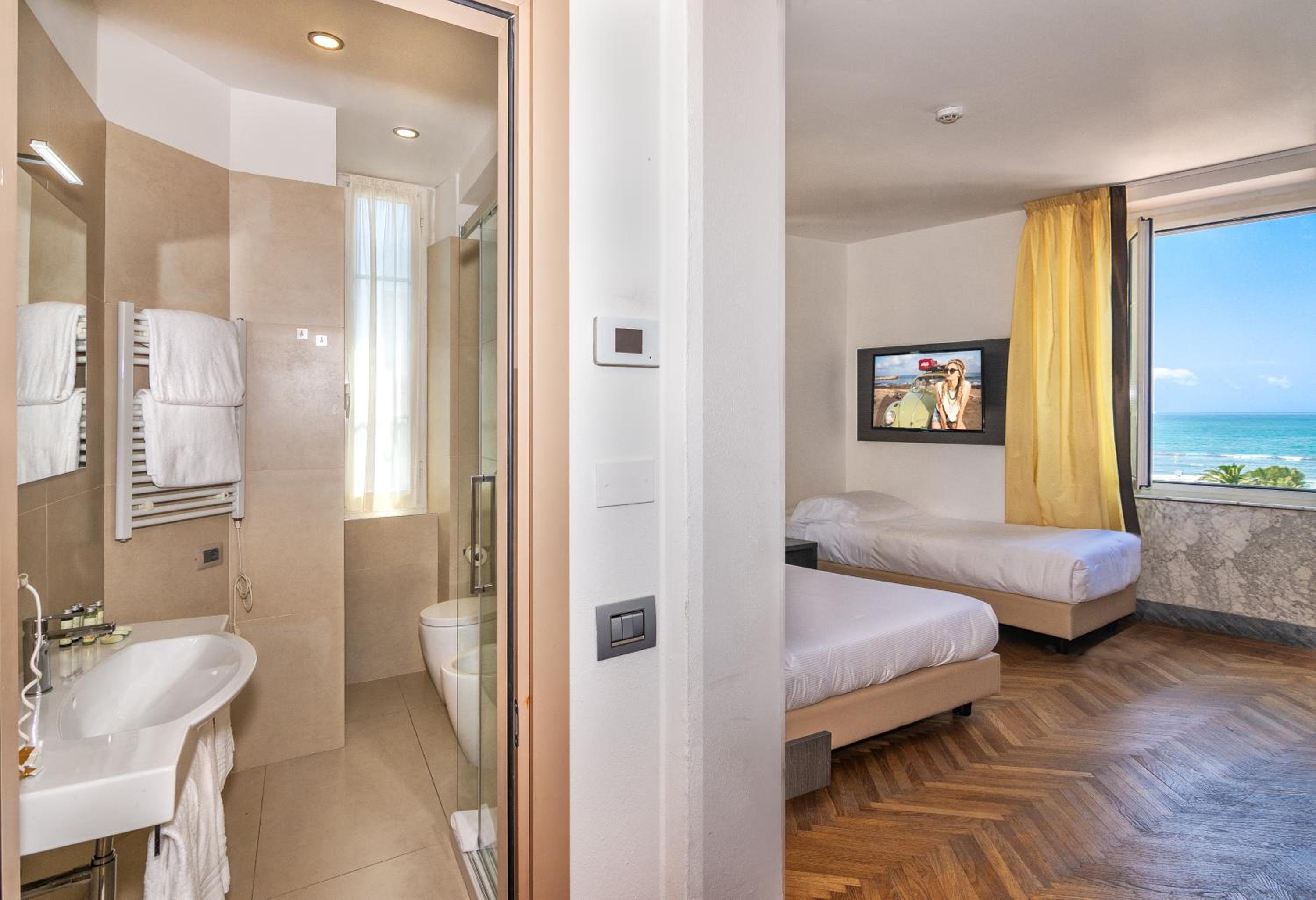 Triple Room with Sea View