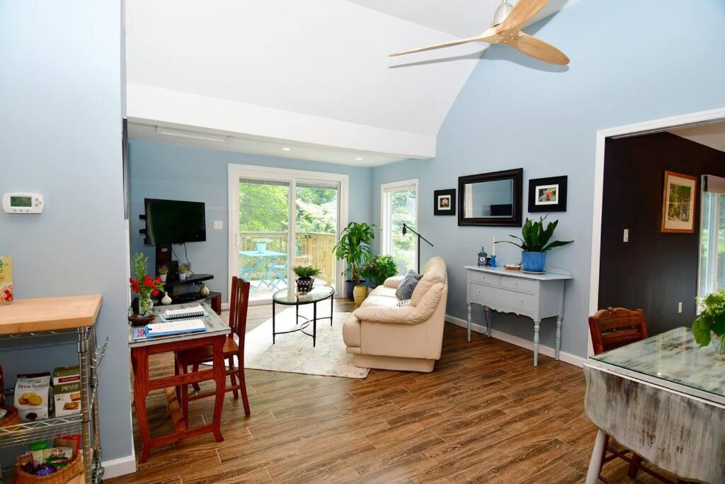 One-Bedroom House photo 1