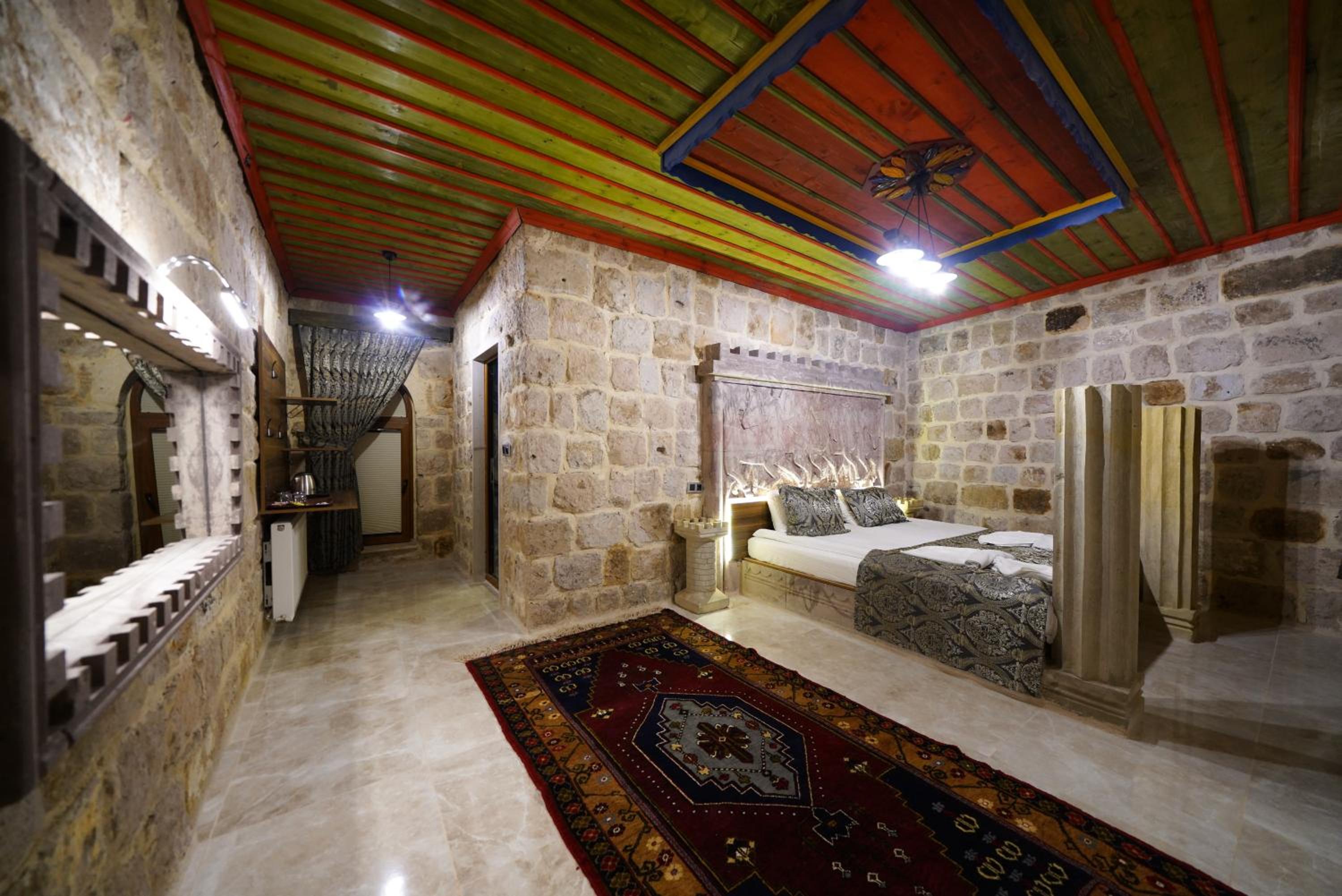 Deluxe Cave Room - Photo 40