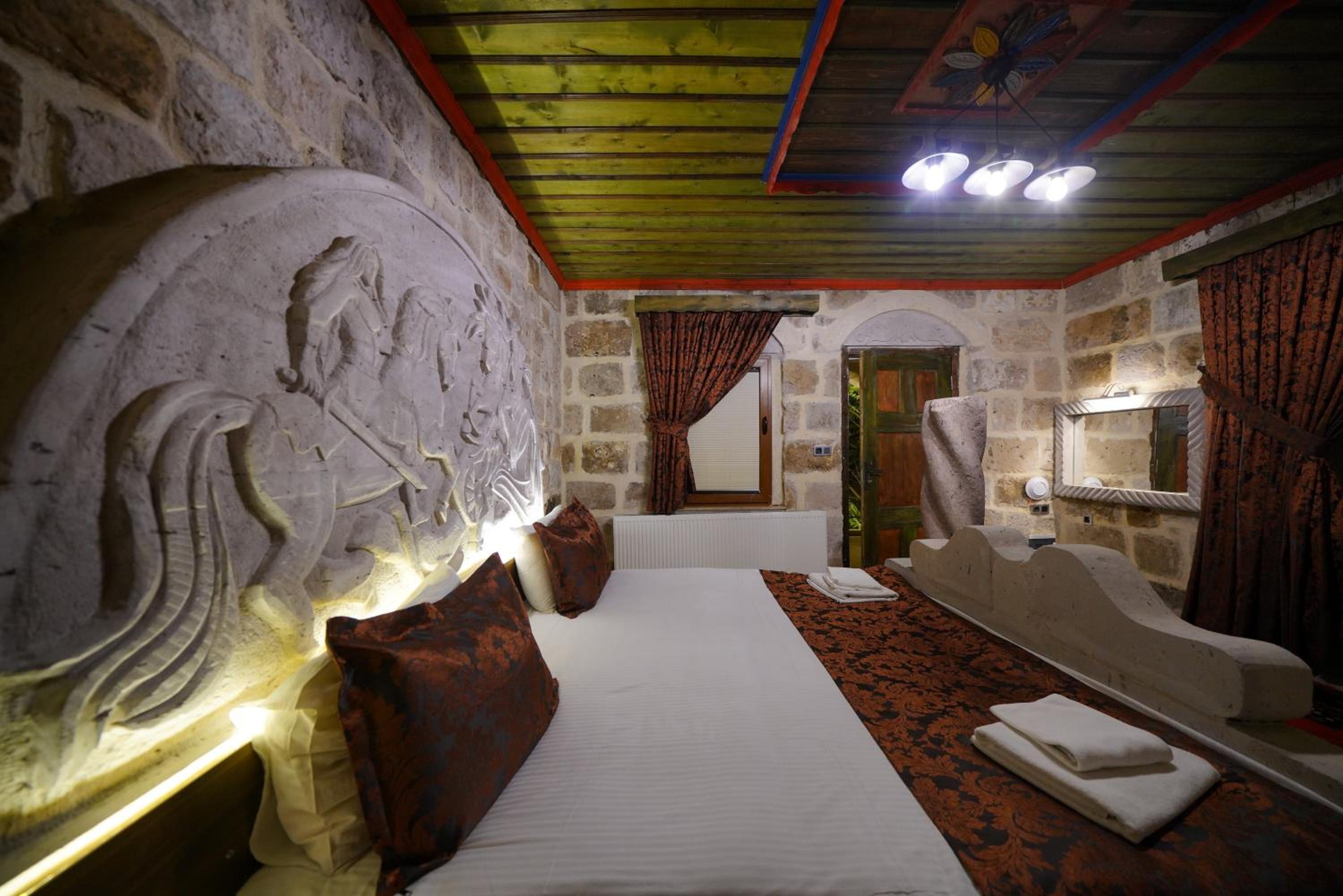 Deluxe Cave Room - Photo 57