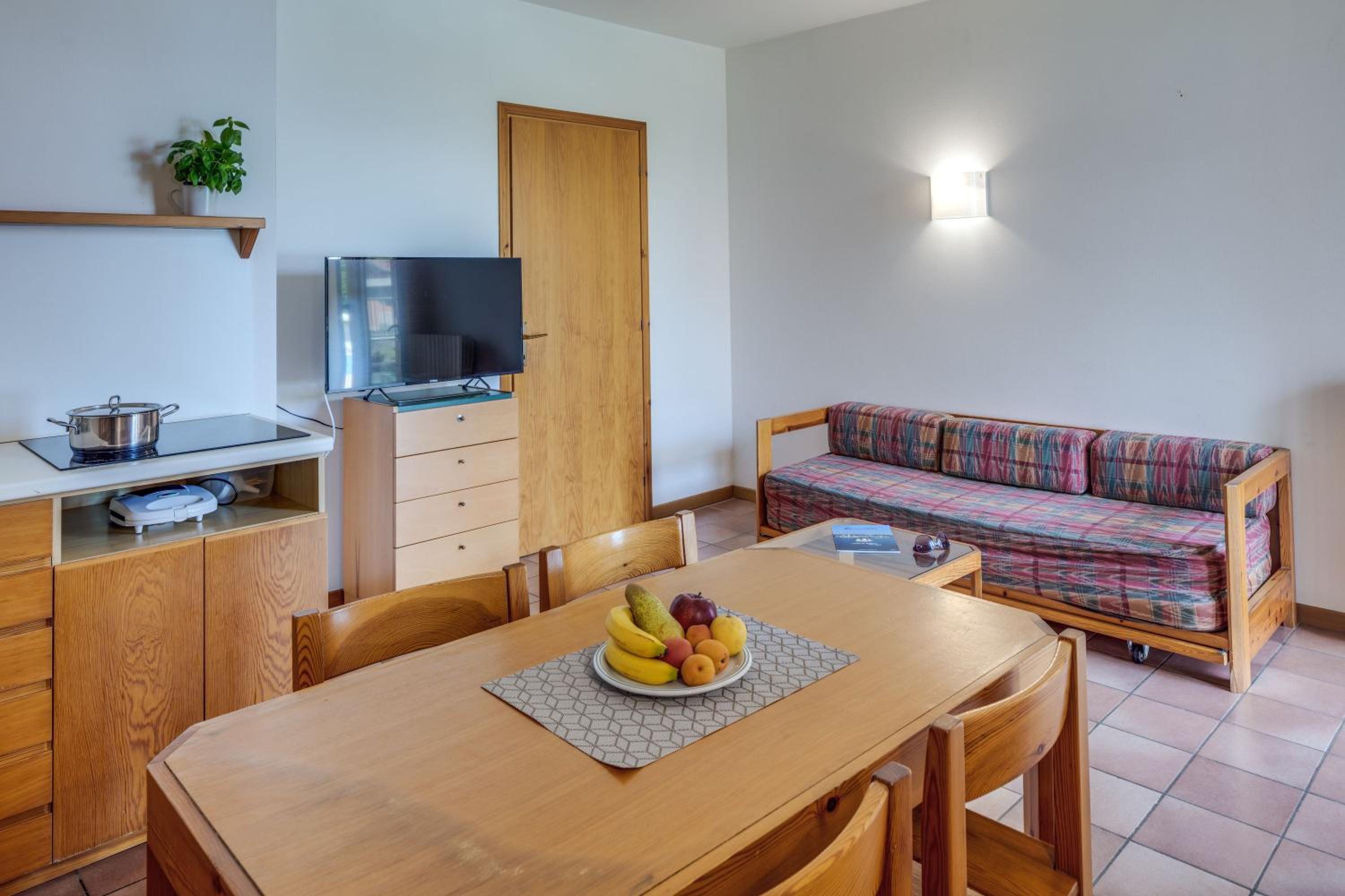 One-Bedroom Apartment Classic with Balcony or Terrace photo 2