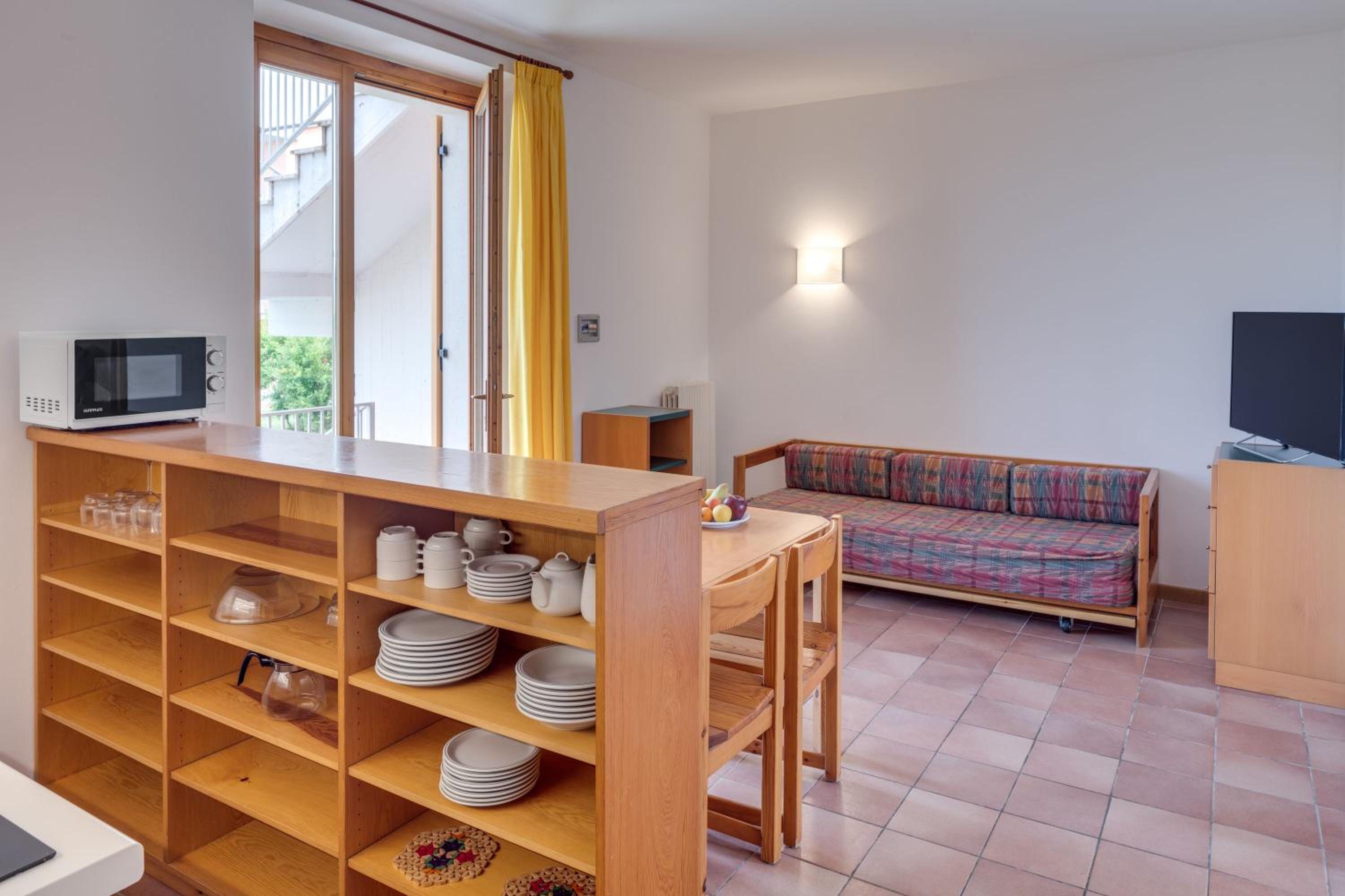 Two-Bedroom Apartment Classic with Balcony or Terrace photo 2