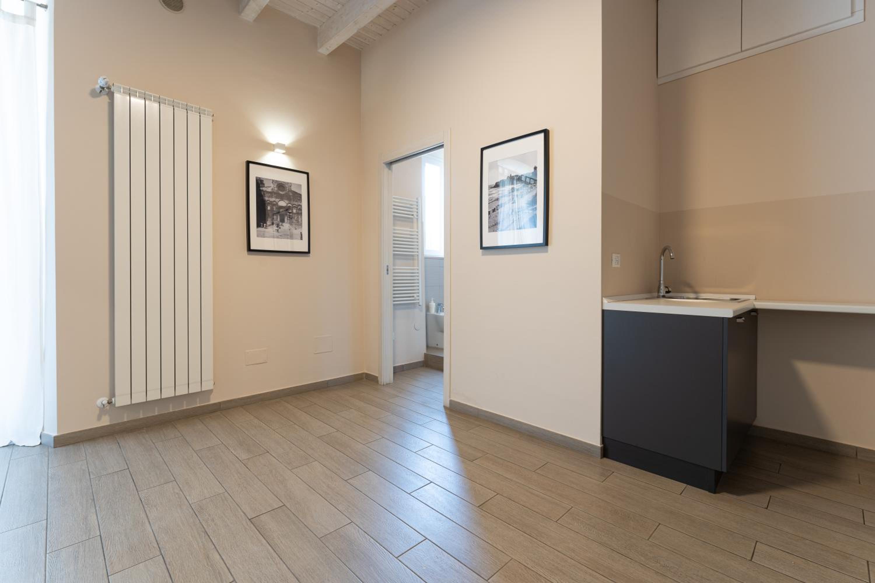 Family Room with Private Bathroom - Photo 12