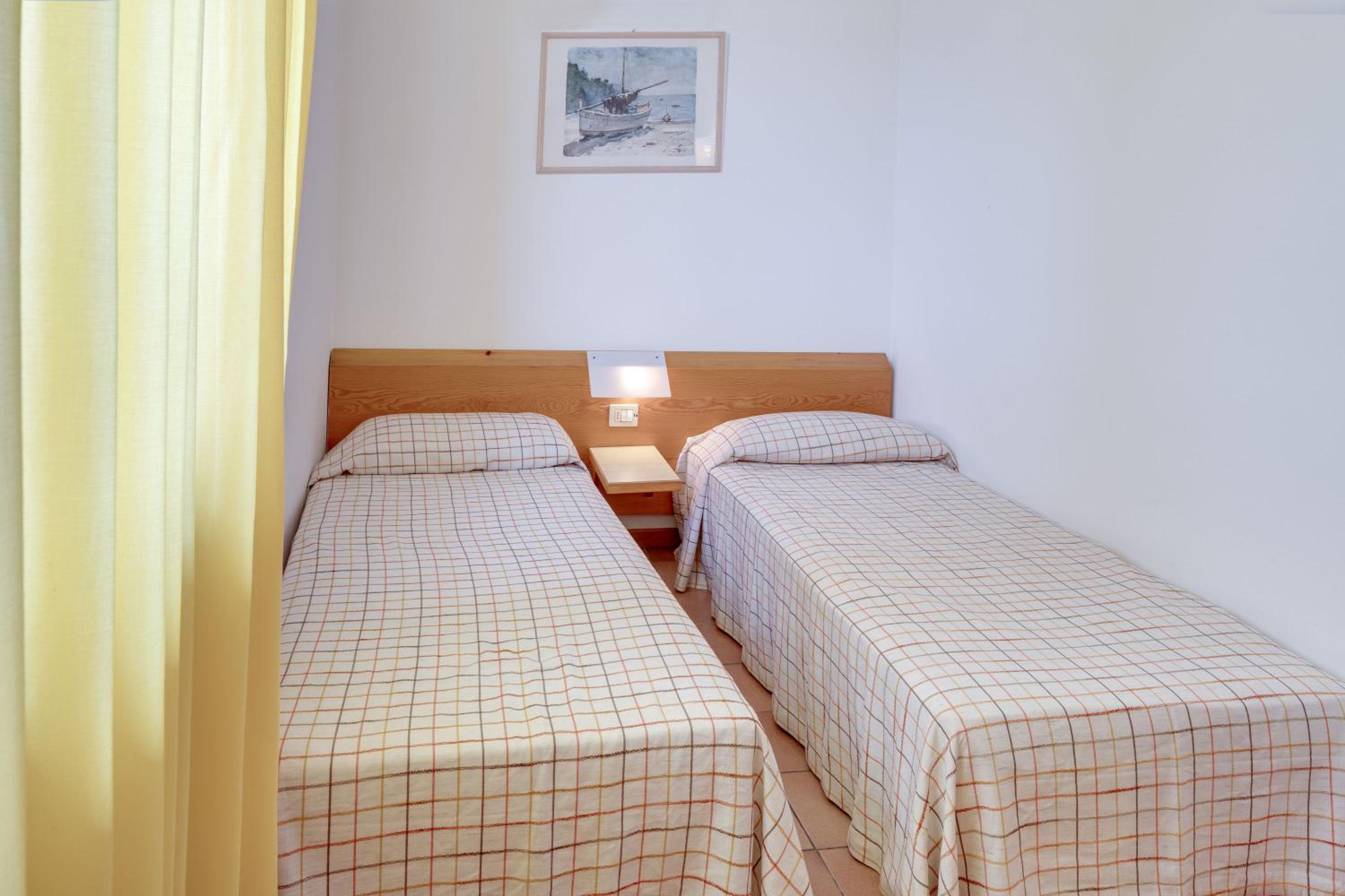 Two-Bedroom Apartment Comfort with Lake View photo 1