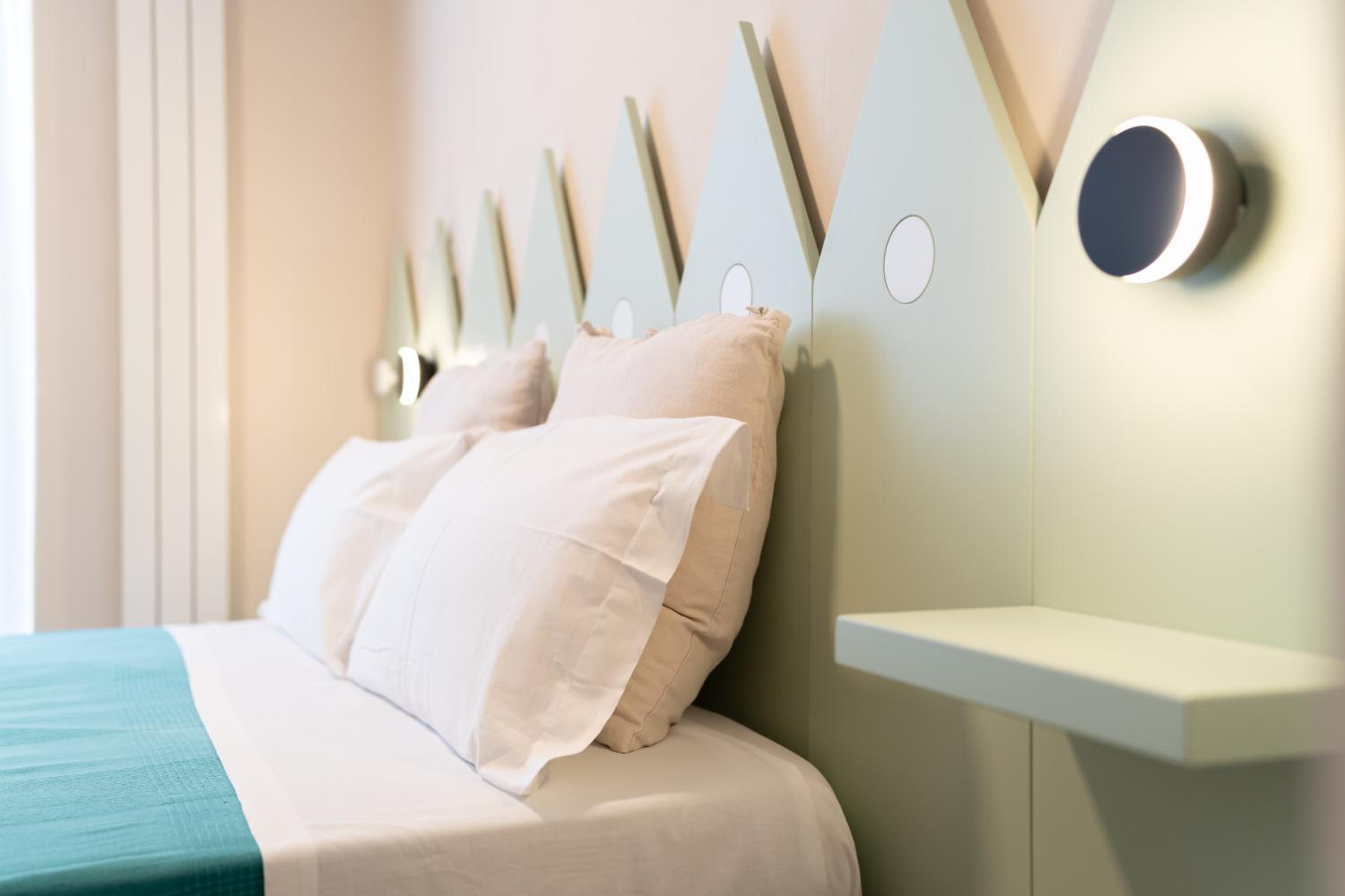 Double Room with Private Bathroom - Photo 12