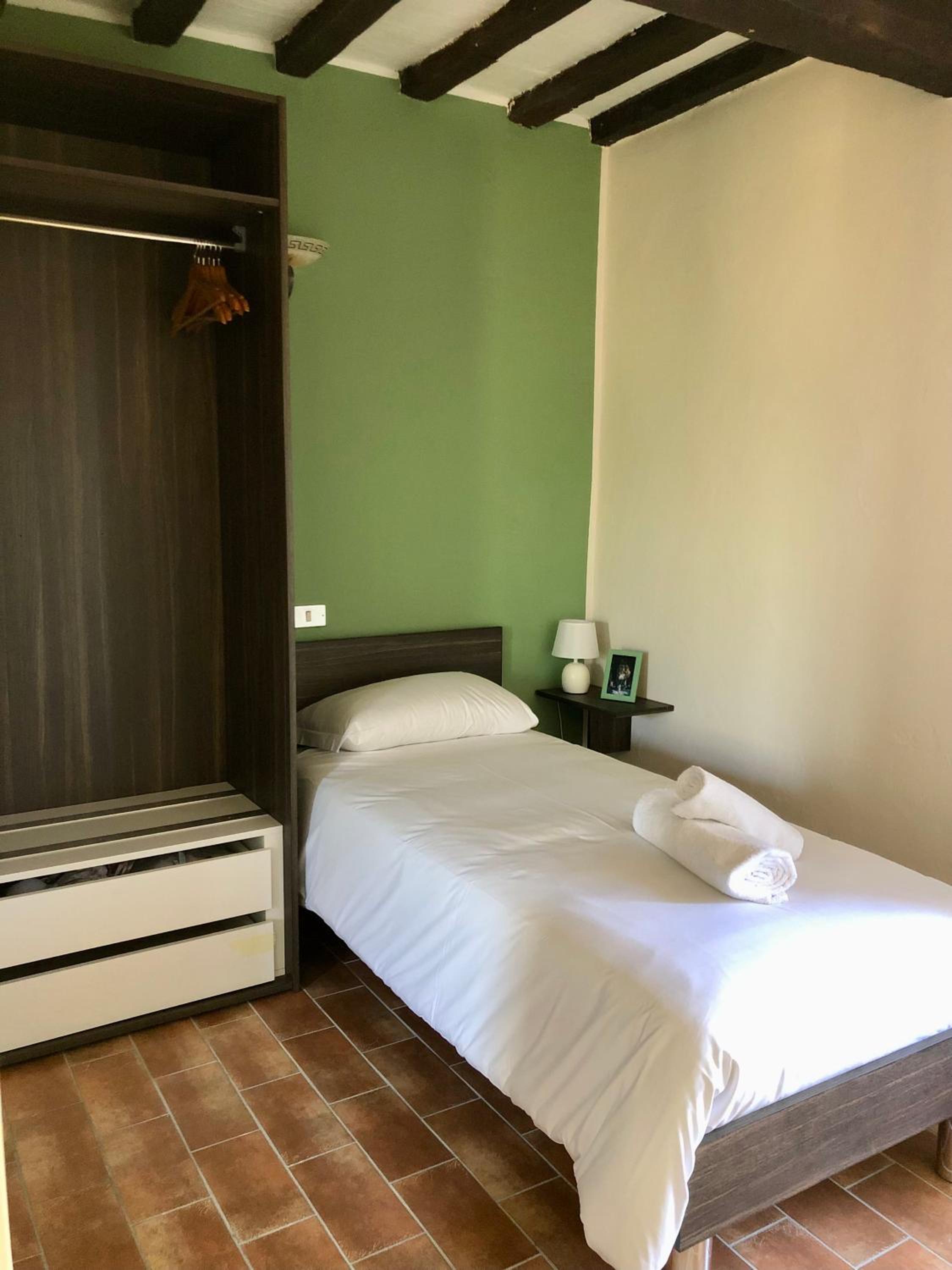 Single Room with Private Bathroom photo 1