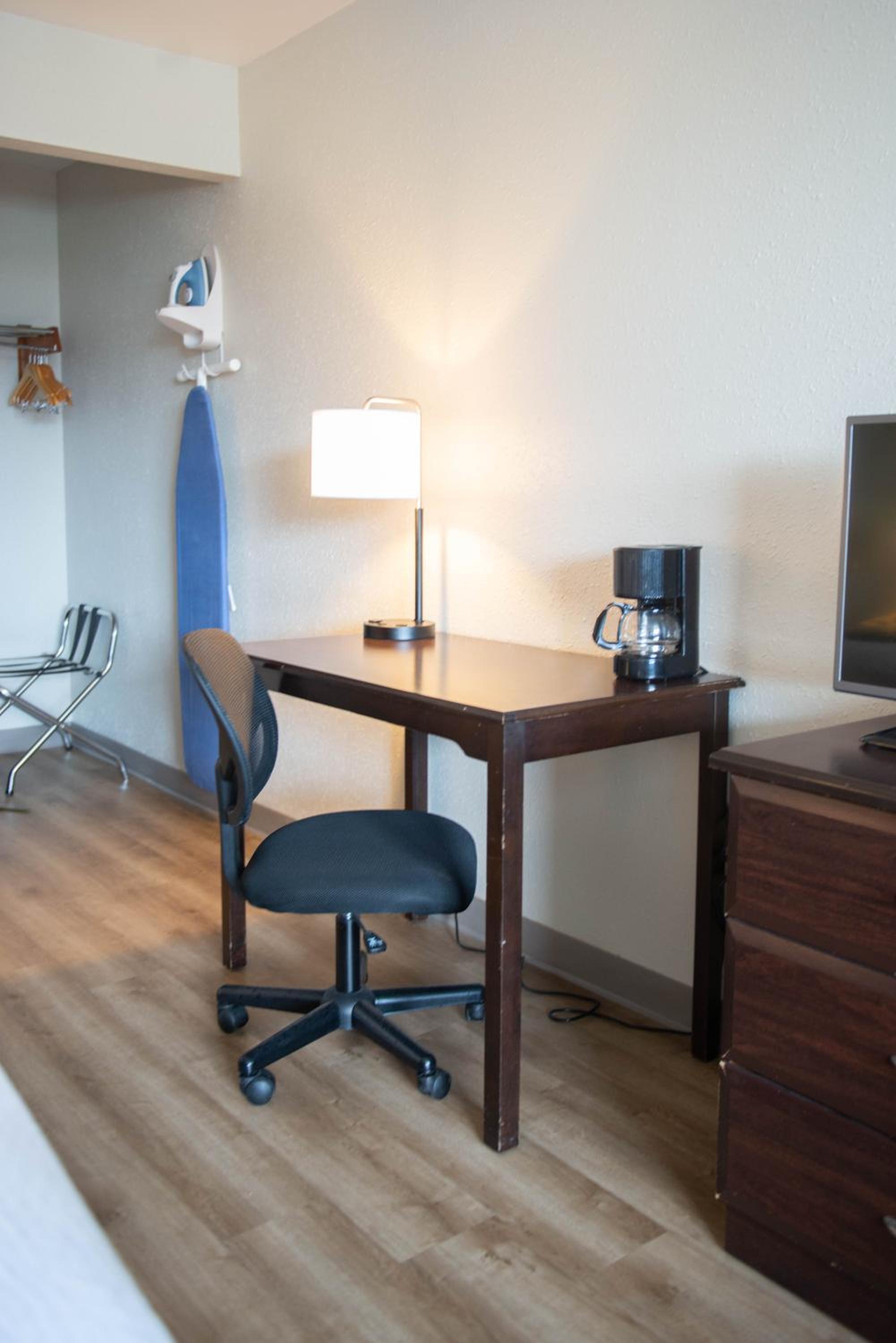 Superior King Room - Non-Smoking - Photo 3