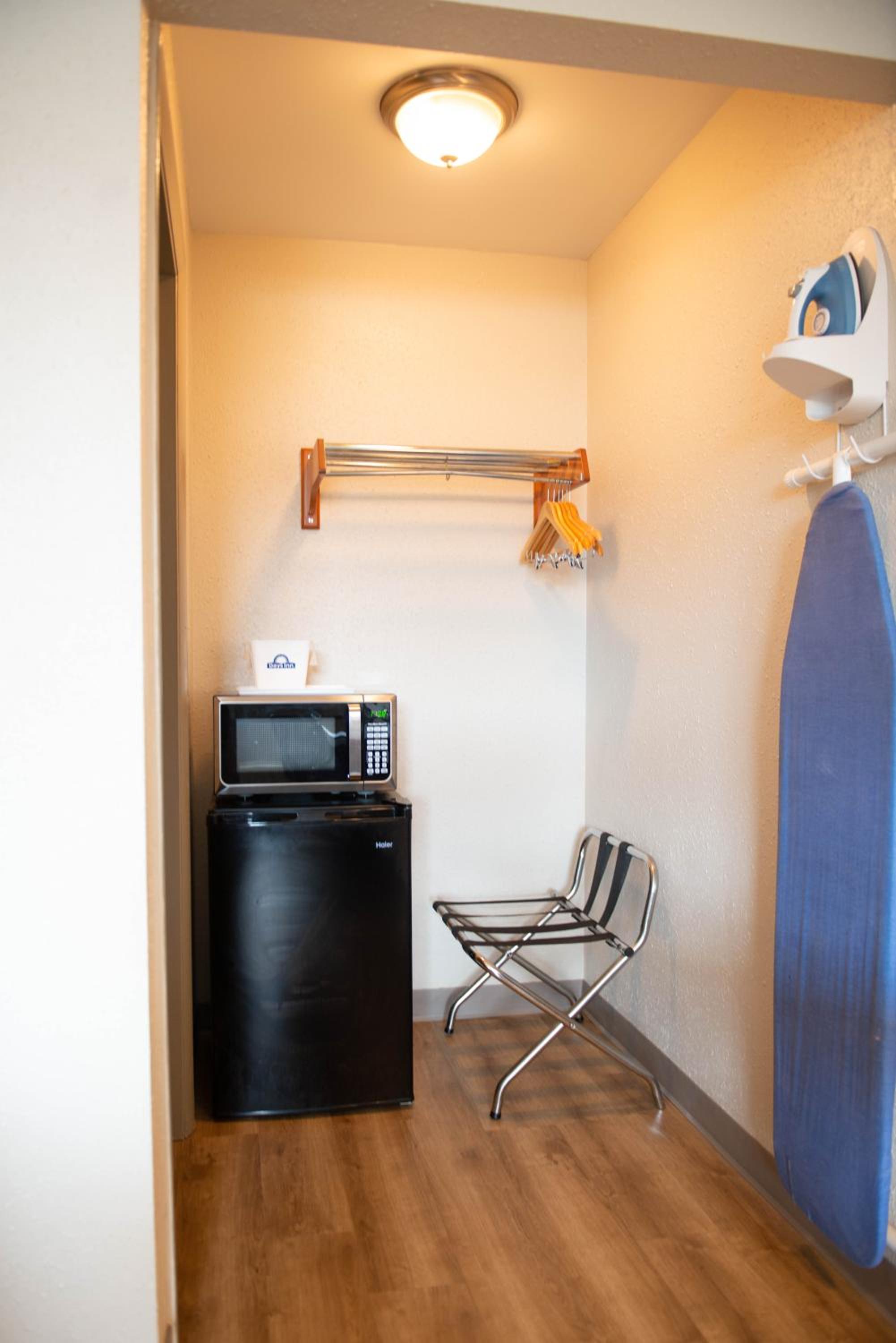 Superior King Room - Non-Smoking - Photo 1