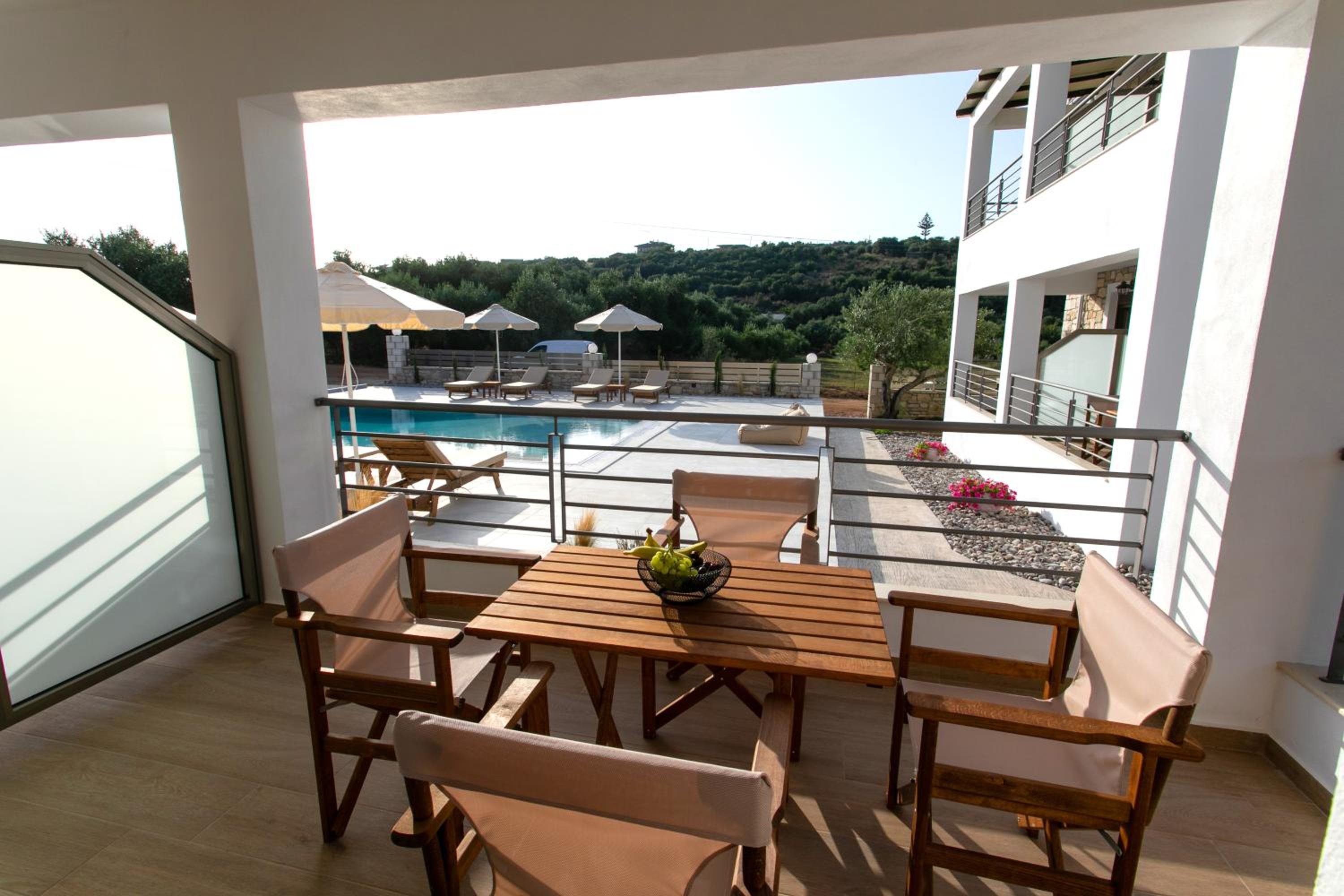 Superior Suite - Photo 11