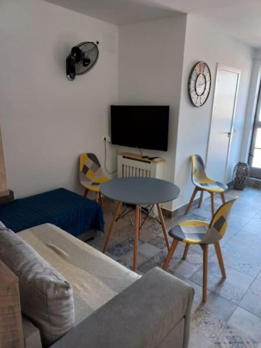 Estudio con sofá cama