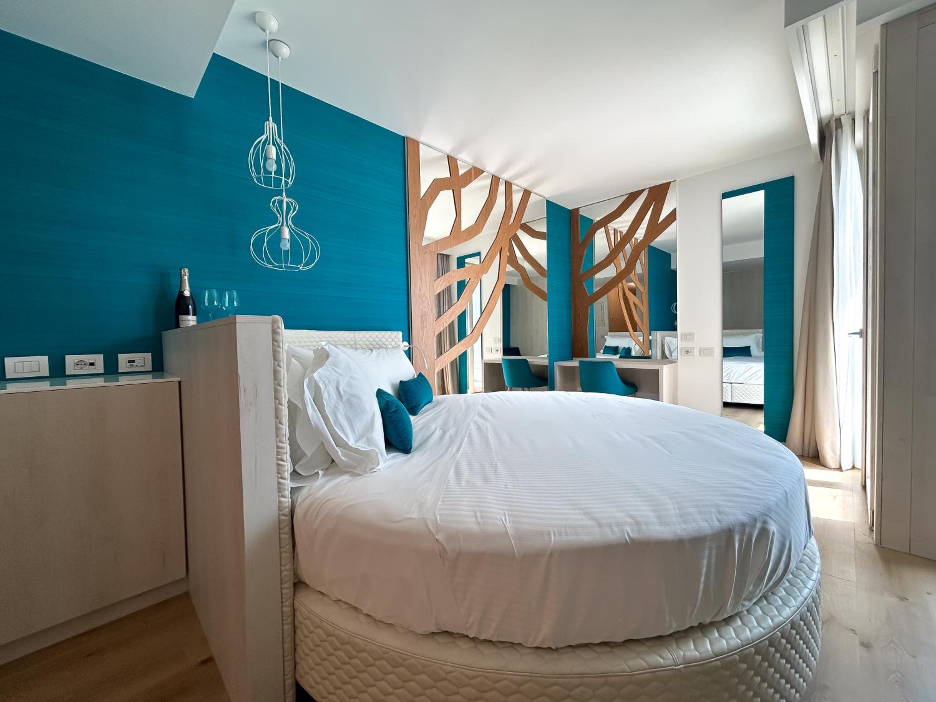 King Room with Spa Bath