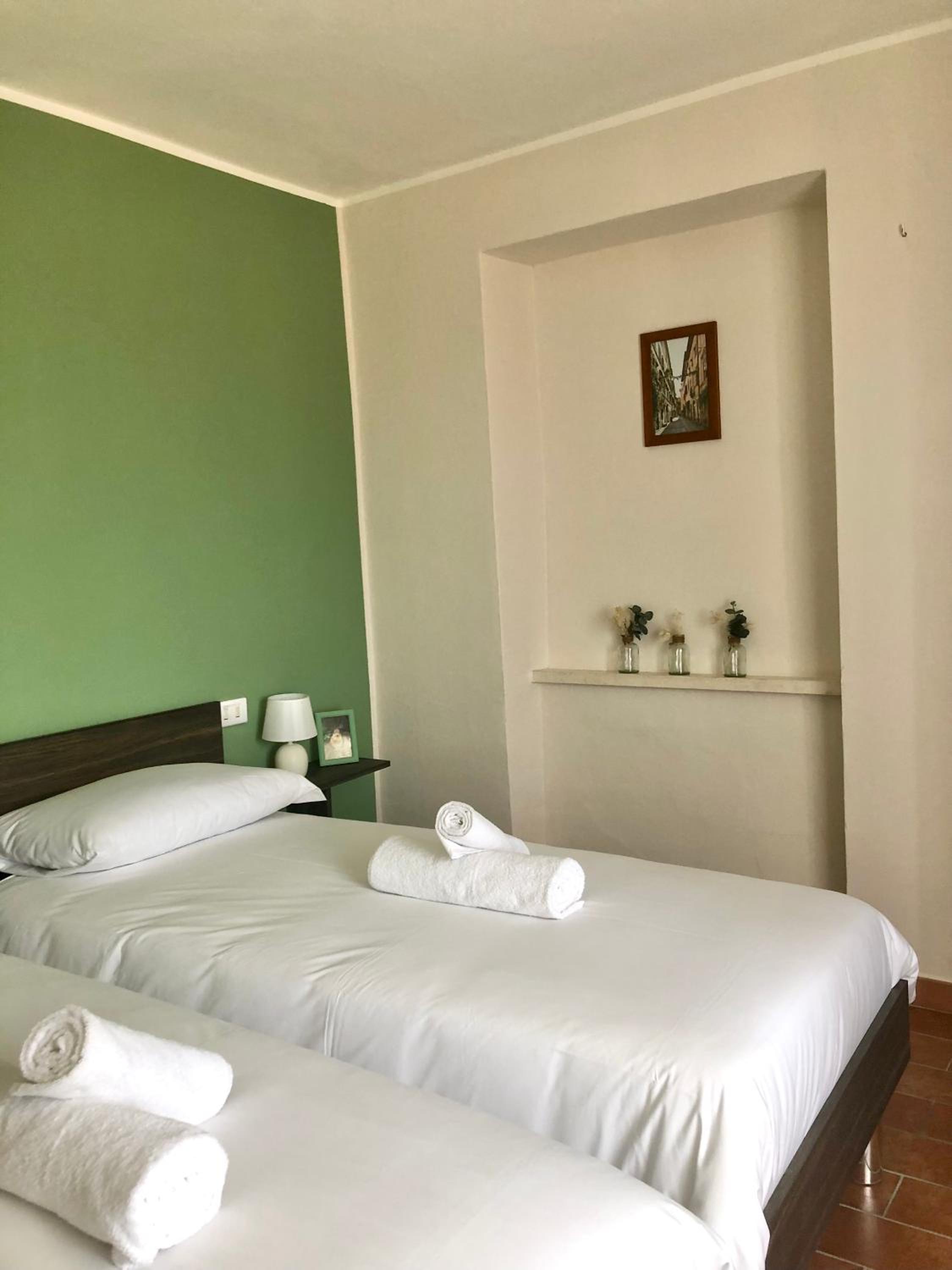 Twin Room - Photo 1