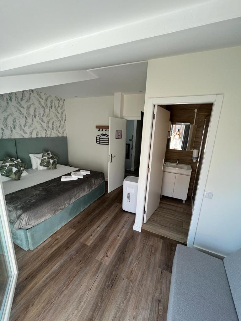 Double Room with Private Bathroom photo 2
